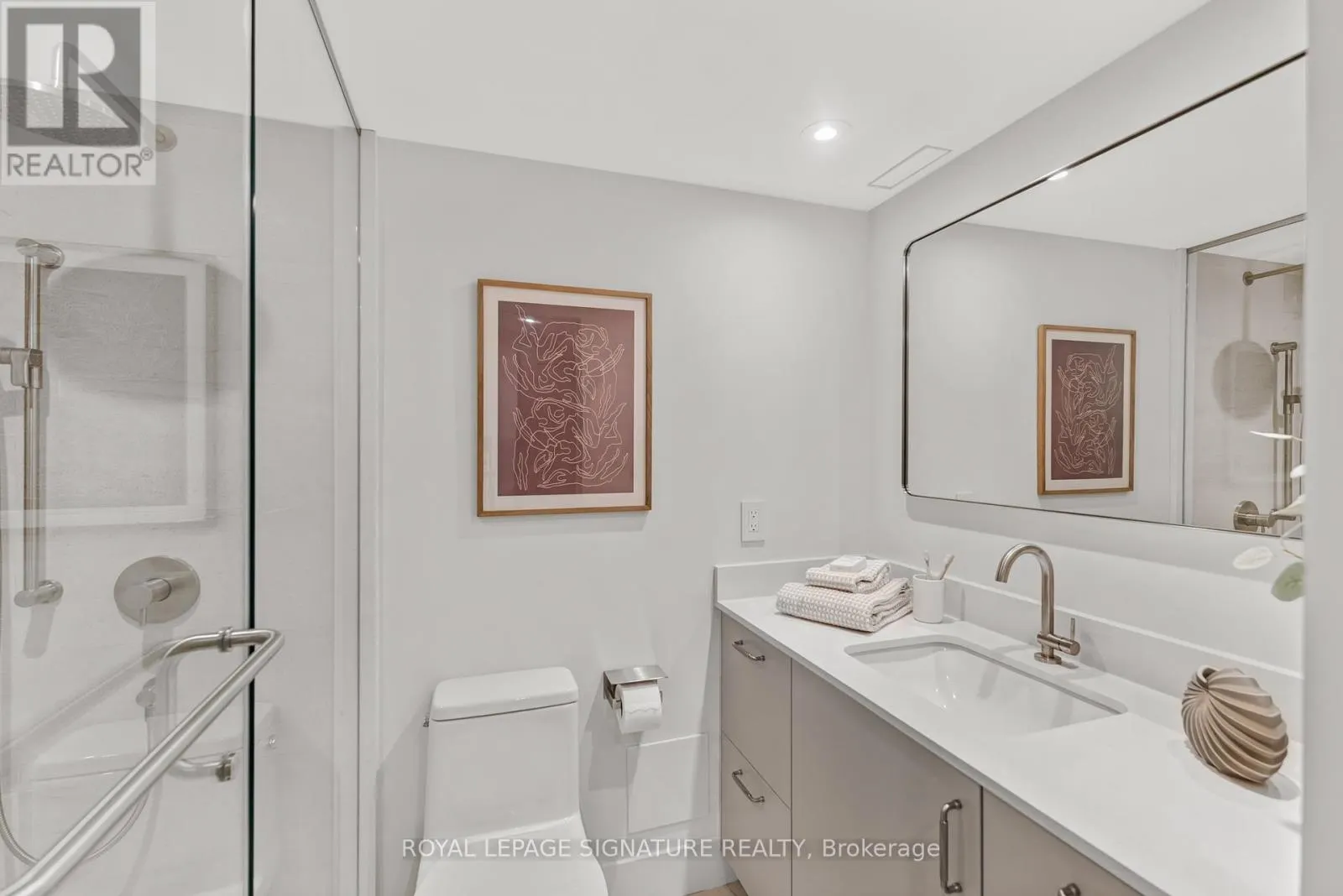 405 - 3900 YONGE STREET