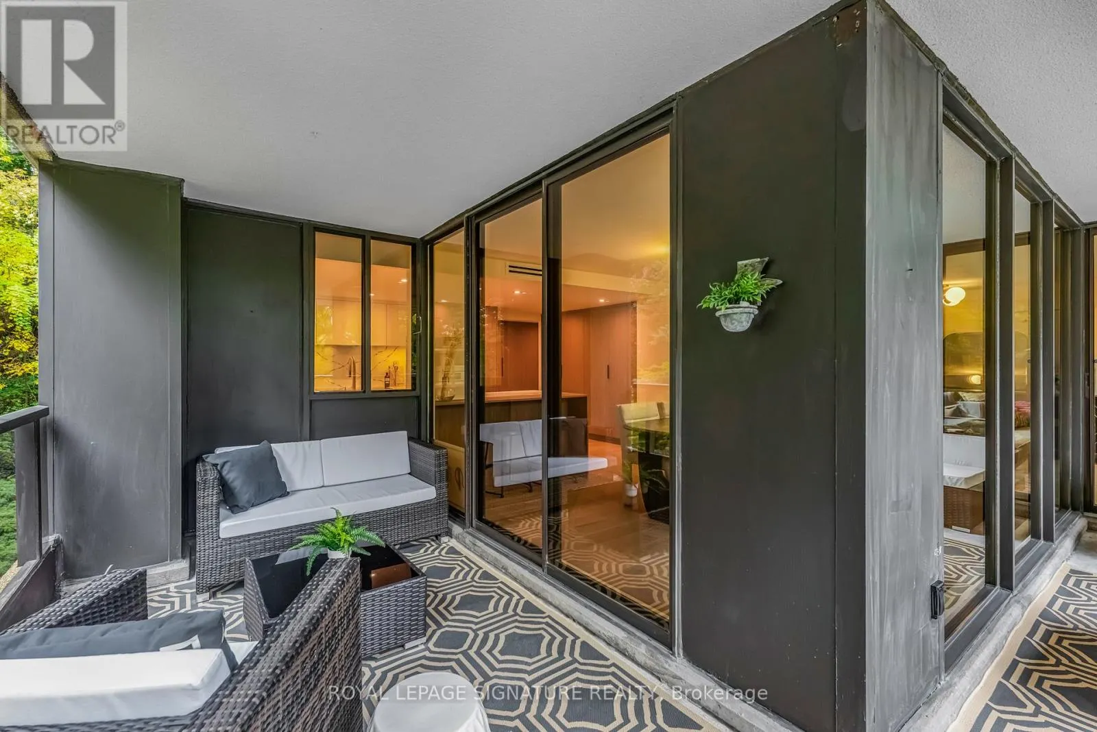 405 - 3900 YONGE STREET