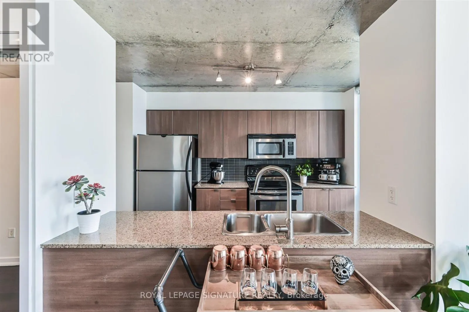 1506 - 11 BRUNEL COURT