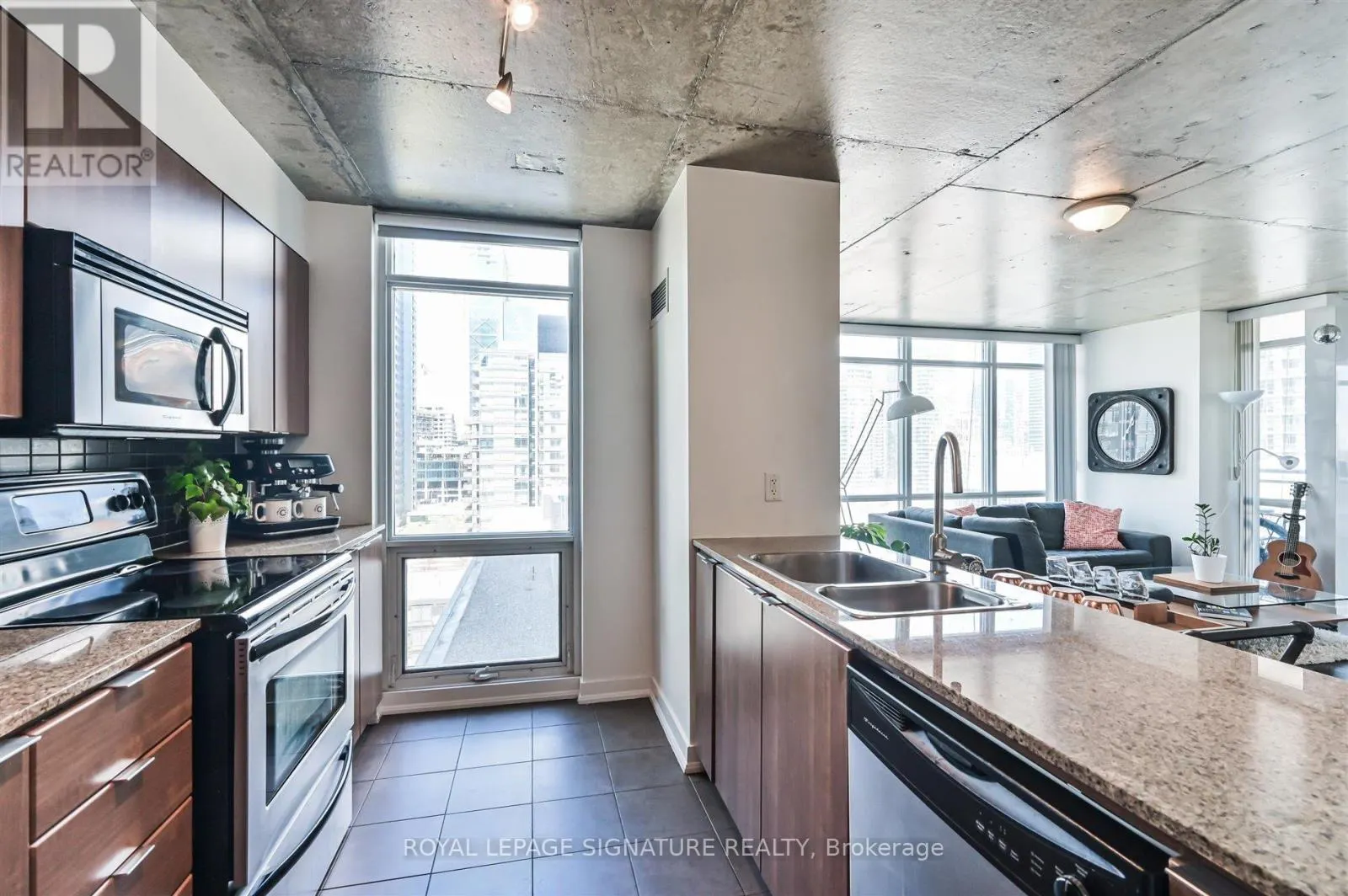1506 - 11 BRUNEL COURT