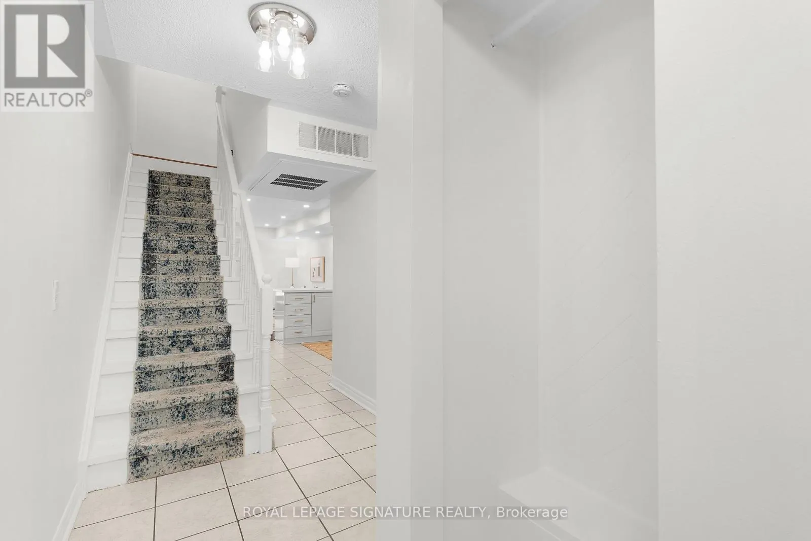 107 - 262 ST HELENS AVENUE