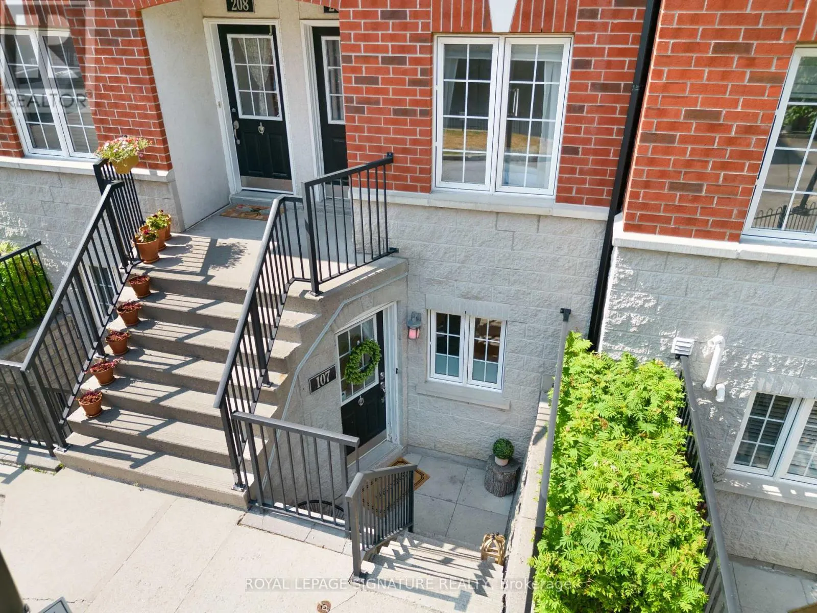 107 - 262 ST HELENS AVENUE