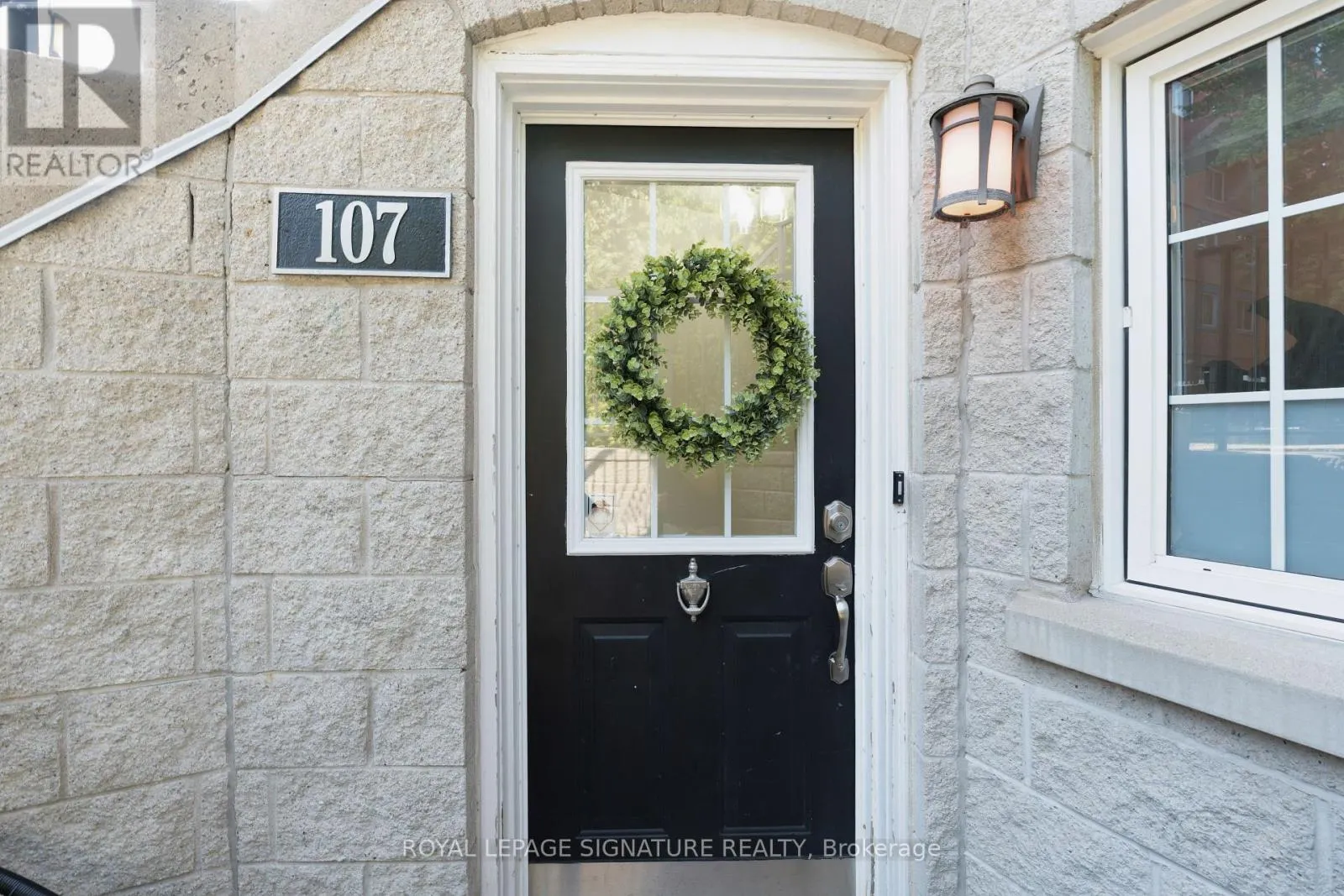 107 - 262 ST HELENS AVENUE