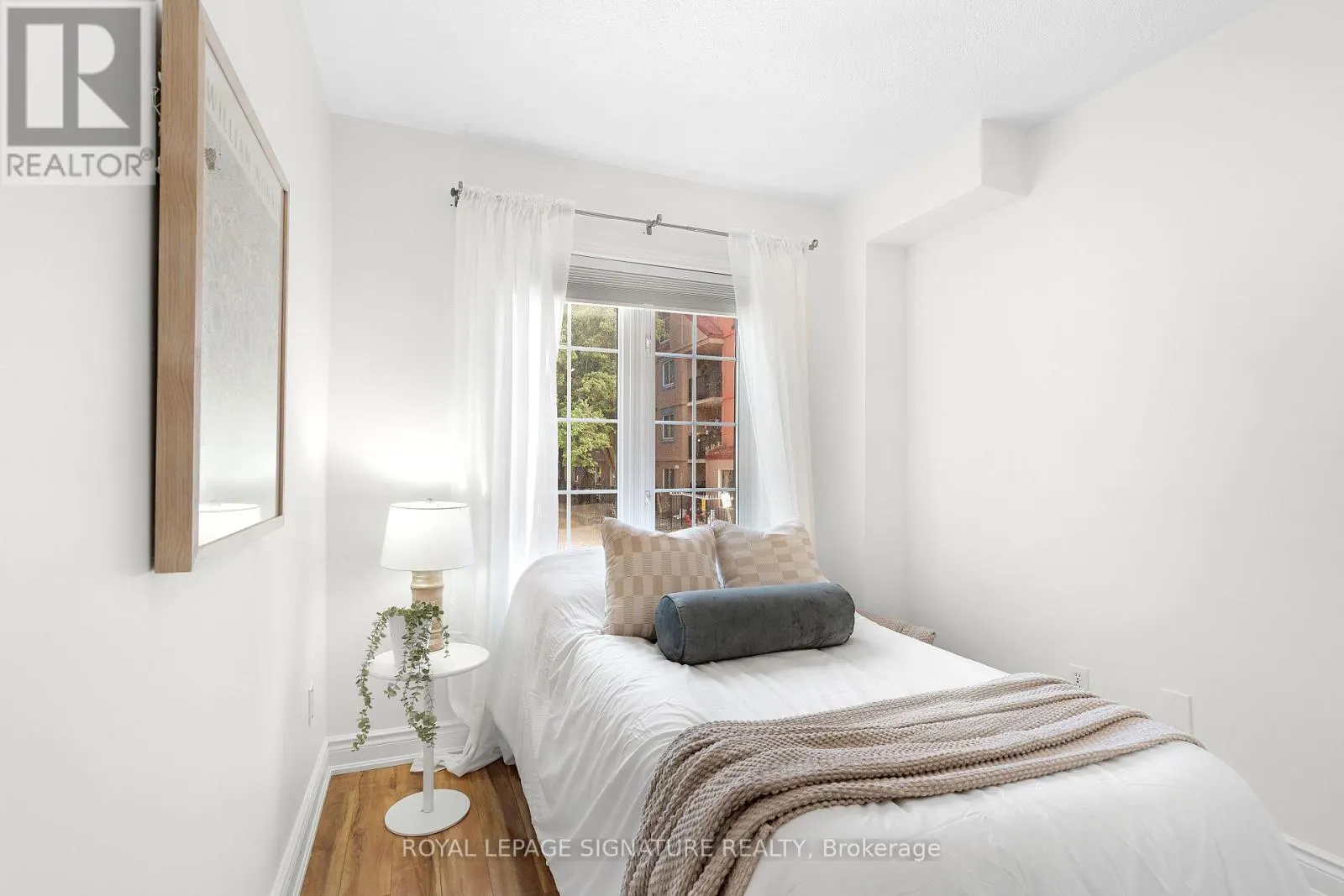 107 - 262 ST HELENS AVENUE