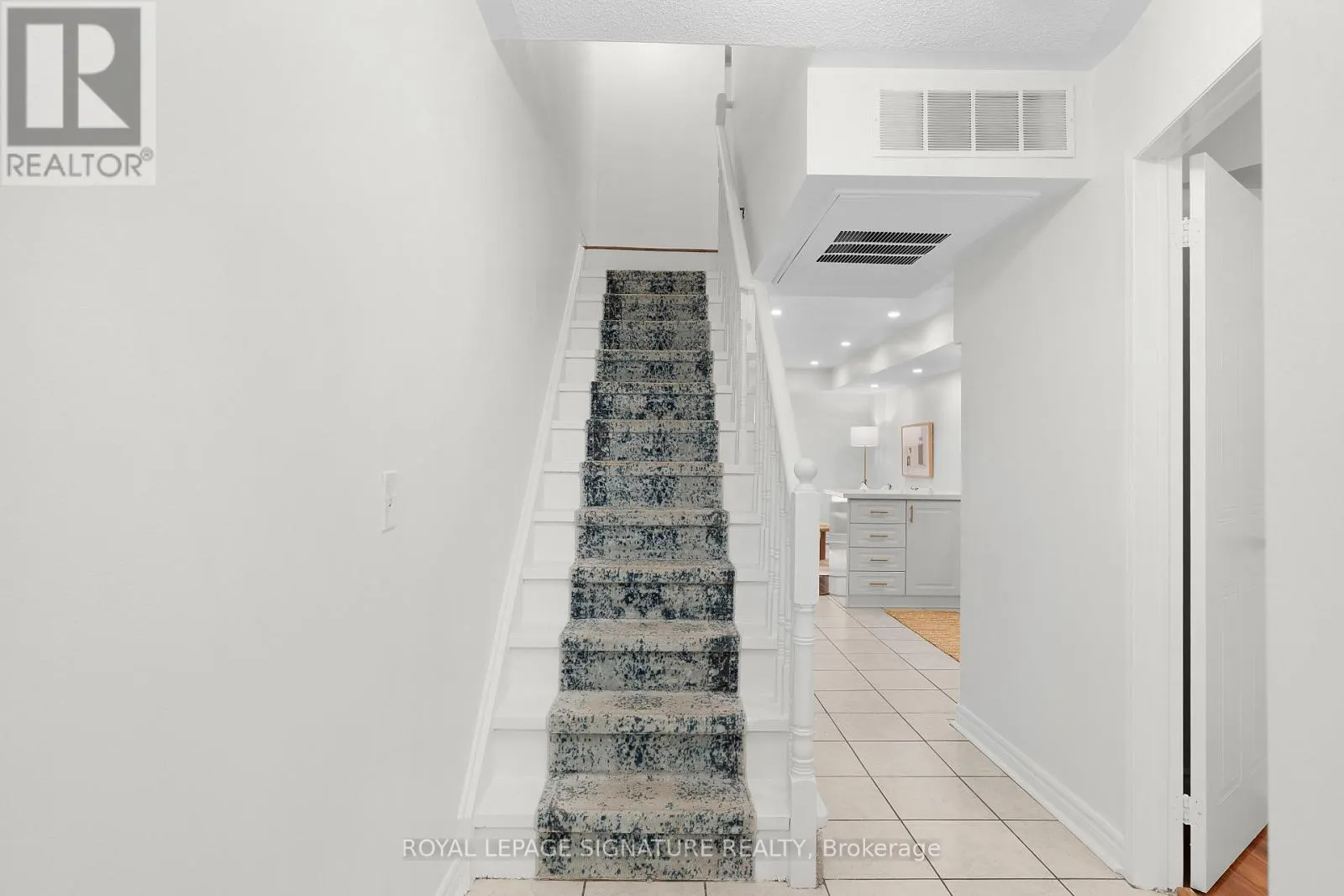107 - 262 ST HELENS AVENUE
