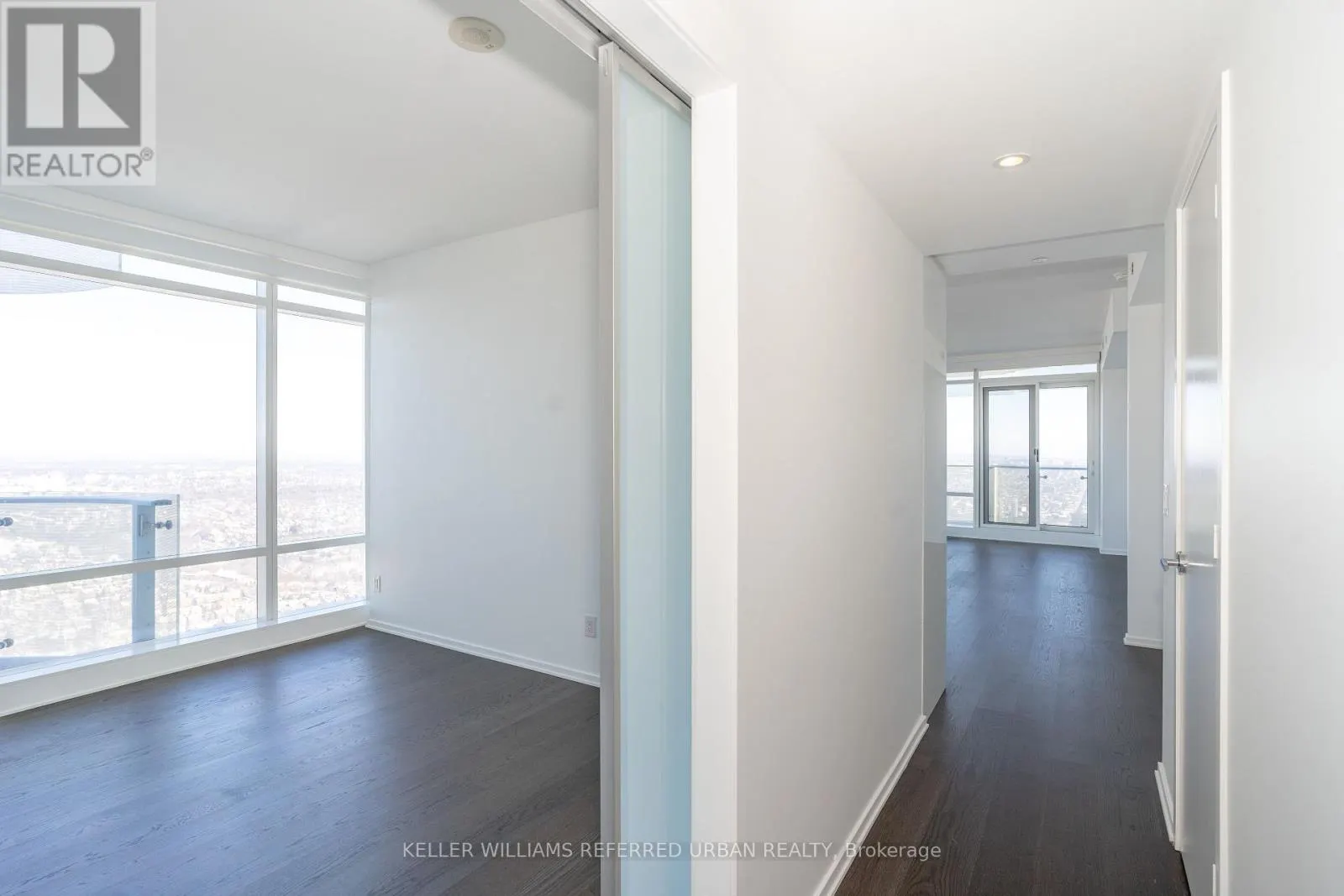 7001 - 1 BLOOR STREET E