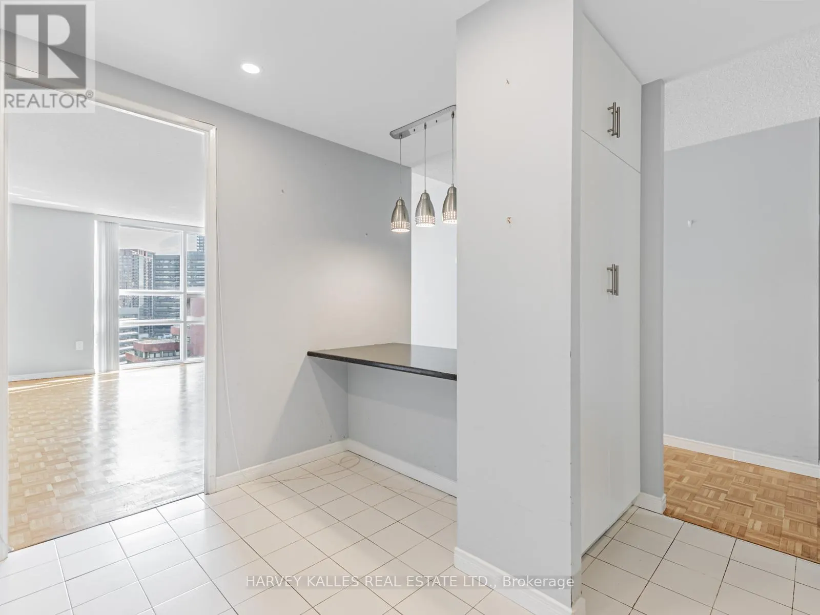 1707 - 131 BEECROFT ROAD