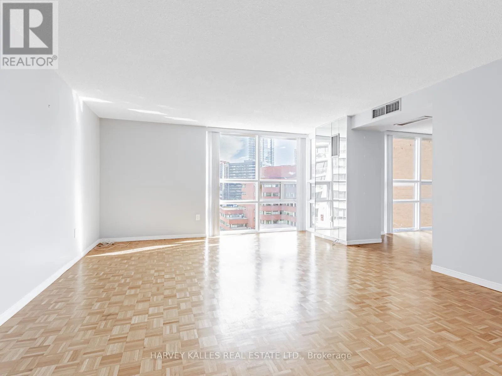 1707 - 131 BEECROFT ROAD