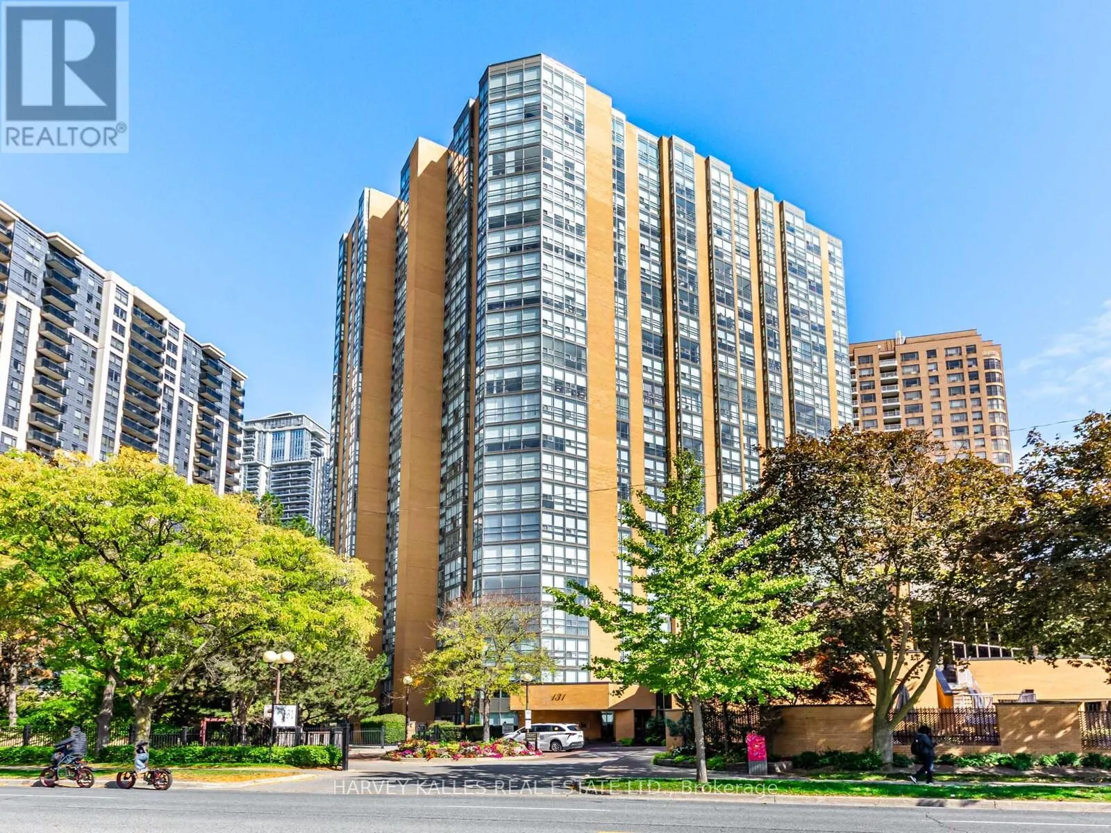 1707 - 131 BEECROFT ROAD