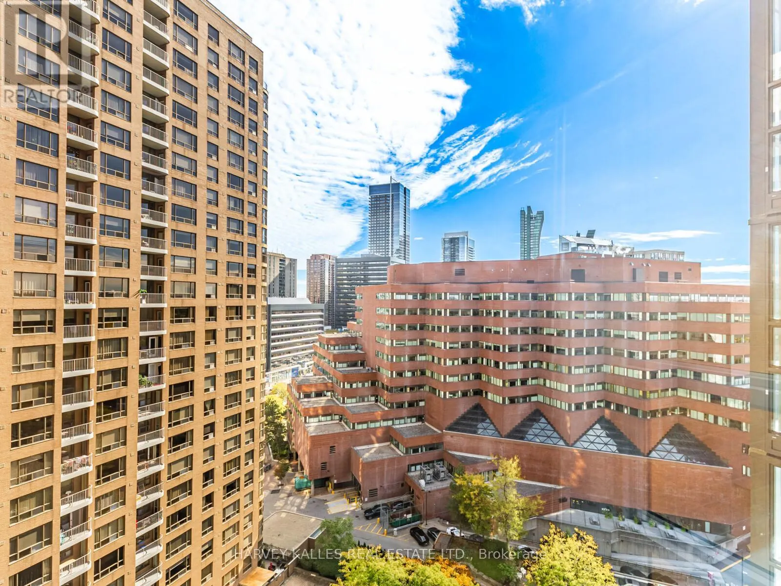 1707 - 131 BEECROFT ROAD