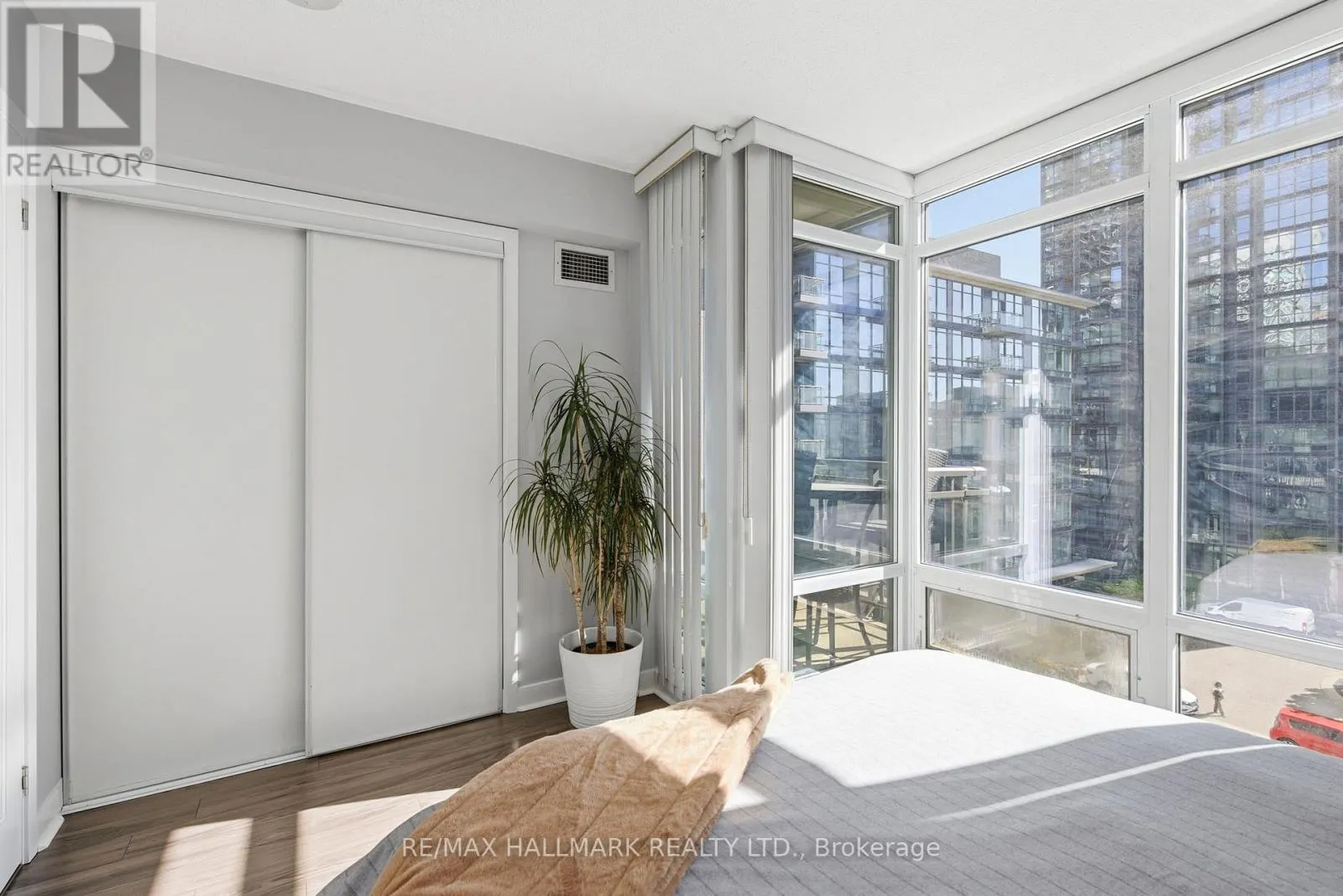 15 BRUNEL COURT