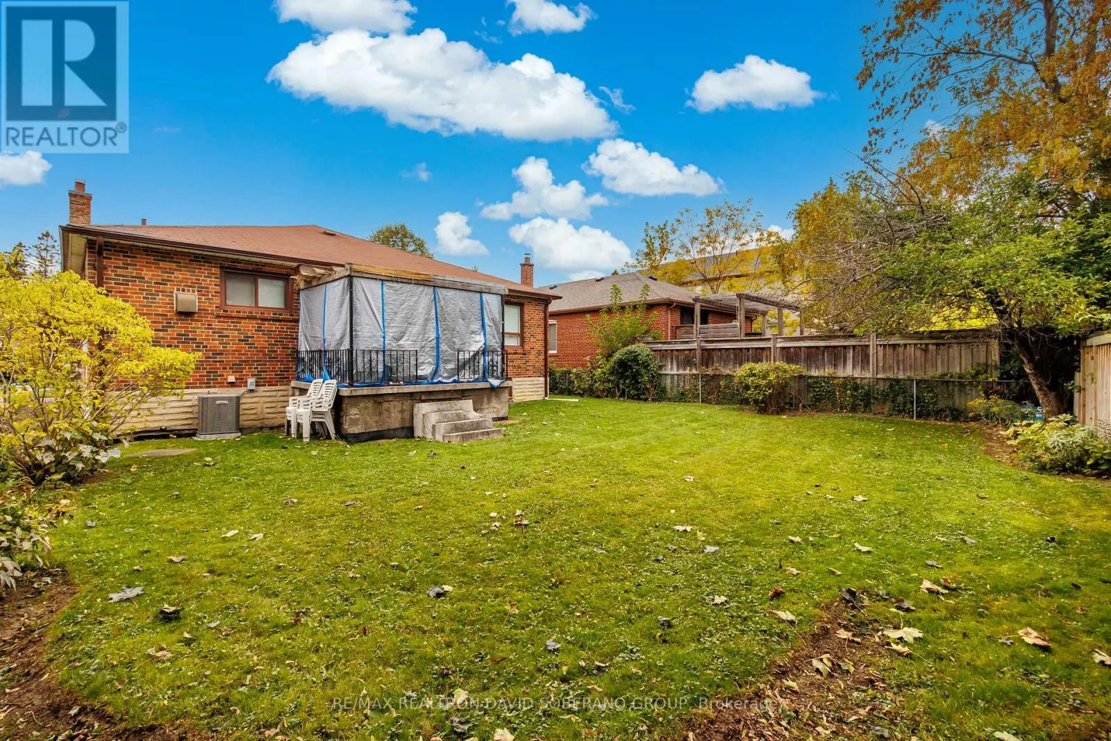 89 ALLINGHAM GARDENS