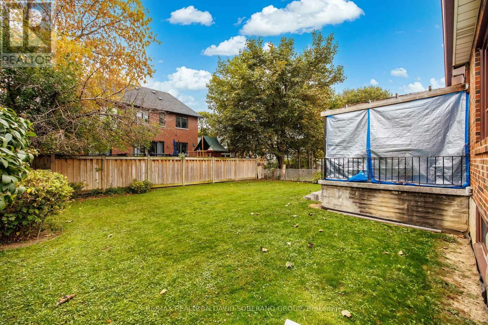 89 ALLINGHAM GARDENS