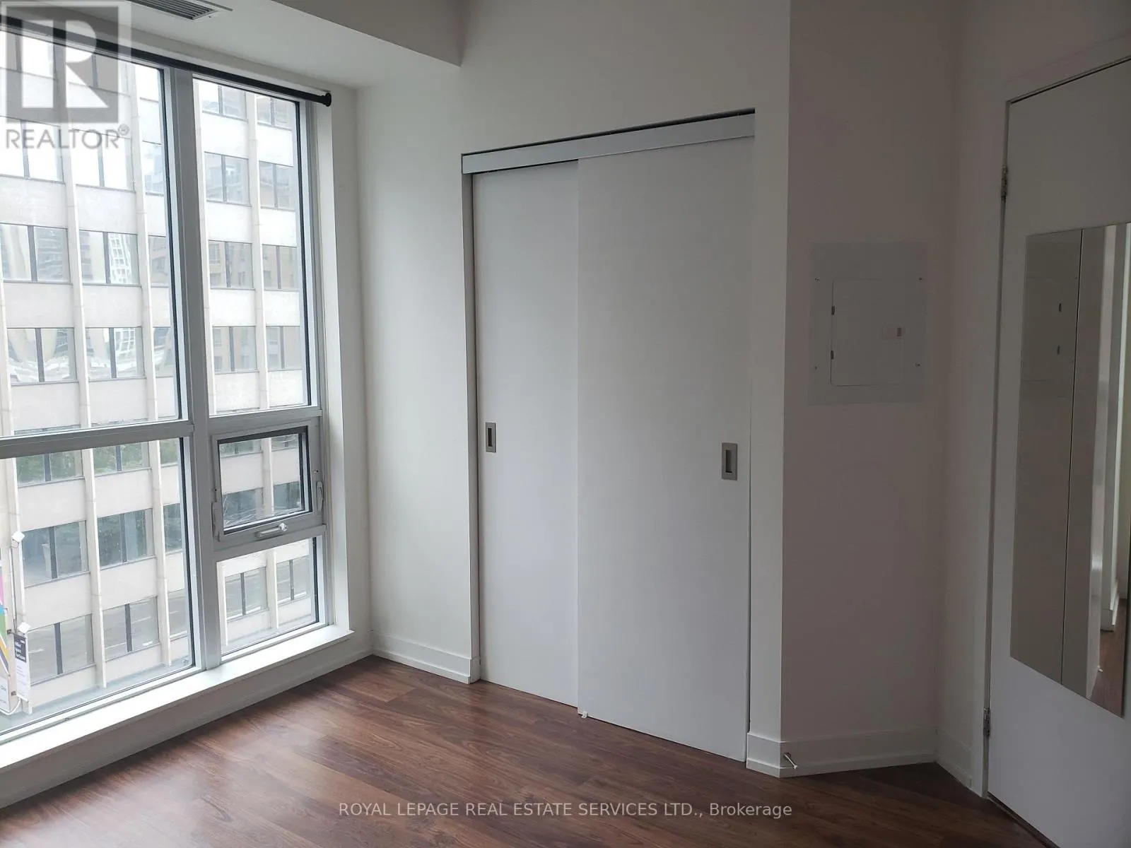 520 - 98 LILLIAN STREET