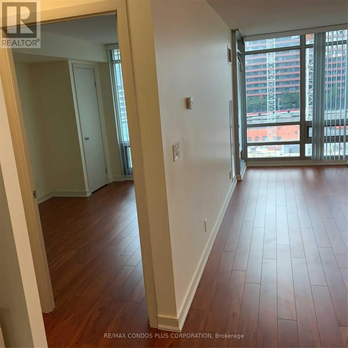 707 - 81 NAVY WHARF COURT