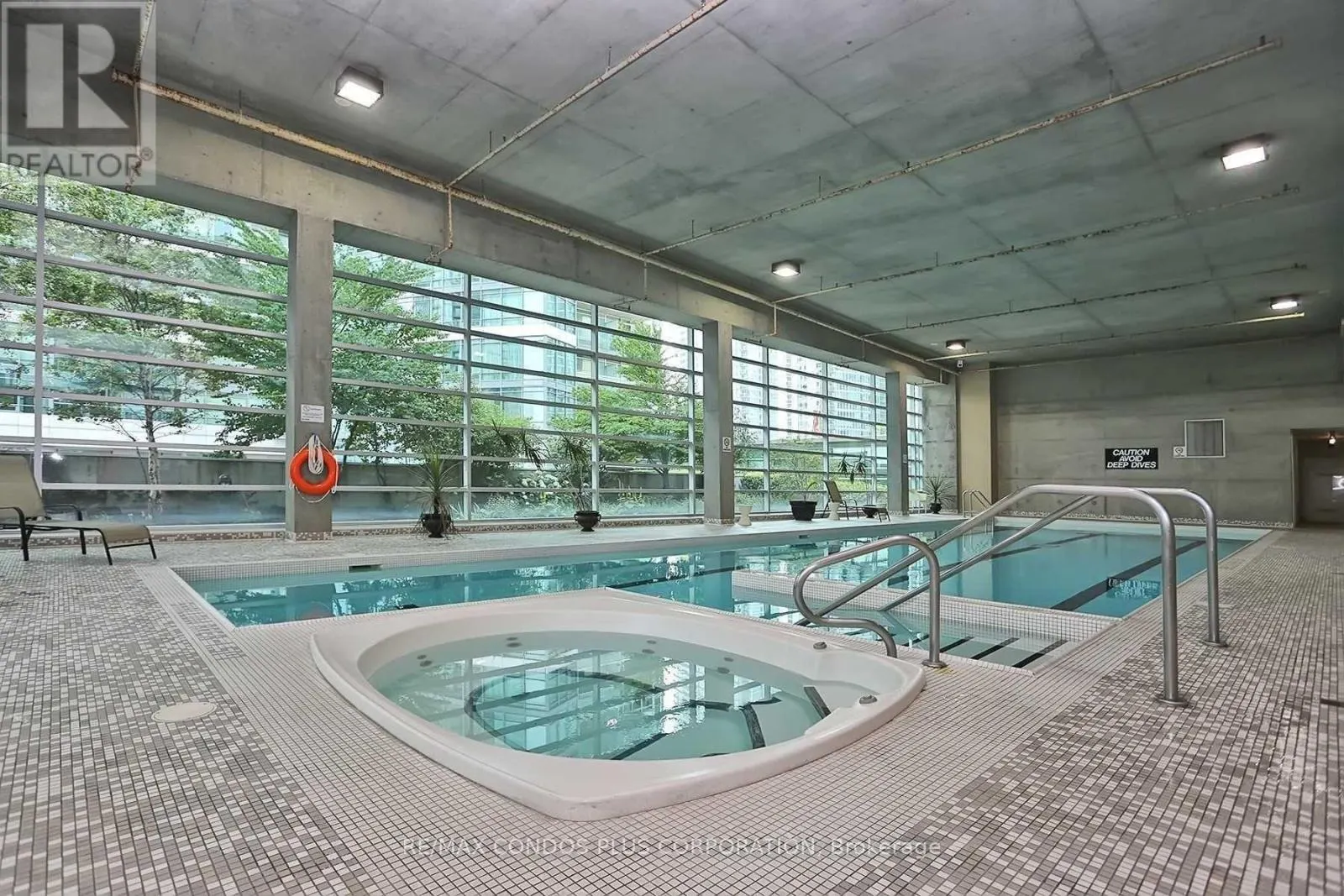 707 - 81 NAVY WHARF COURT