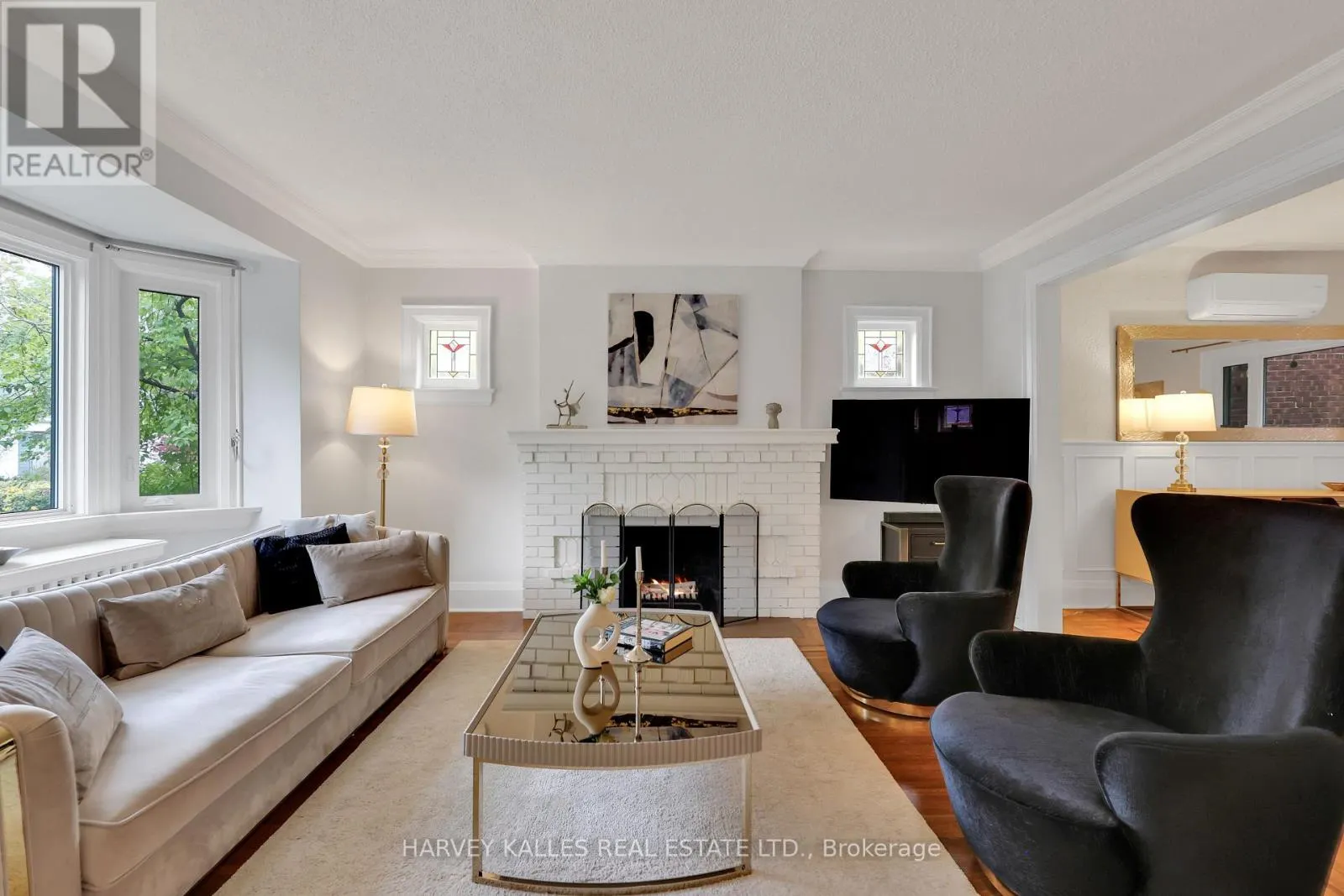 251 WANLESS AVENUE