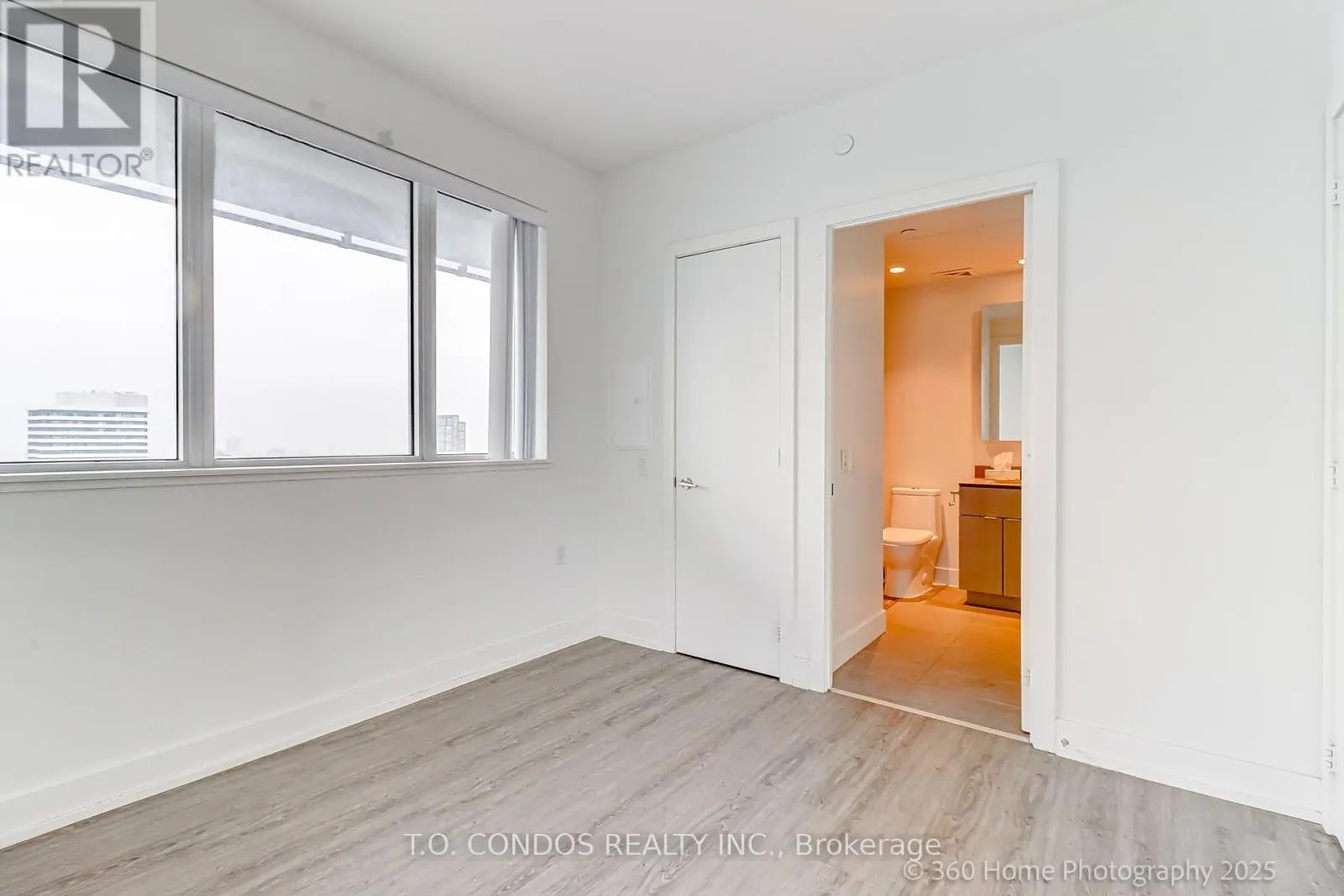 4105 - 7 GRENVILLE STREET