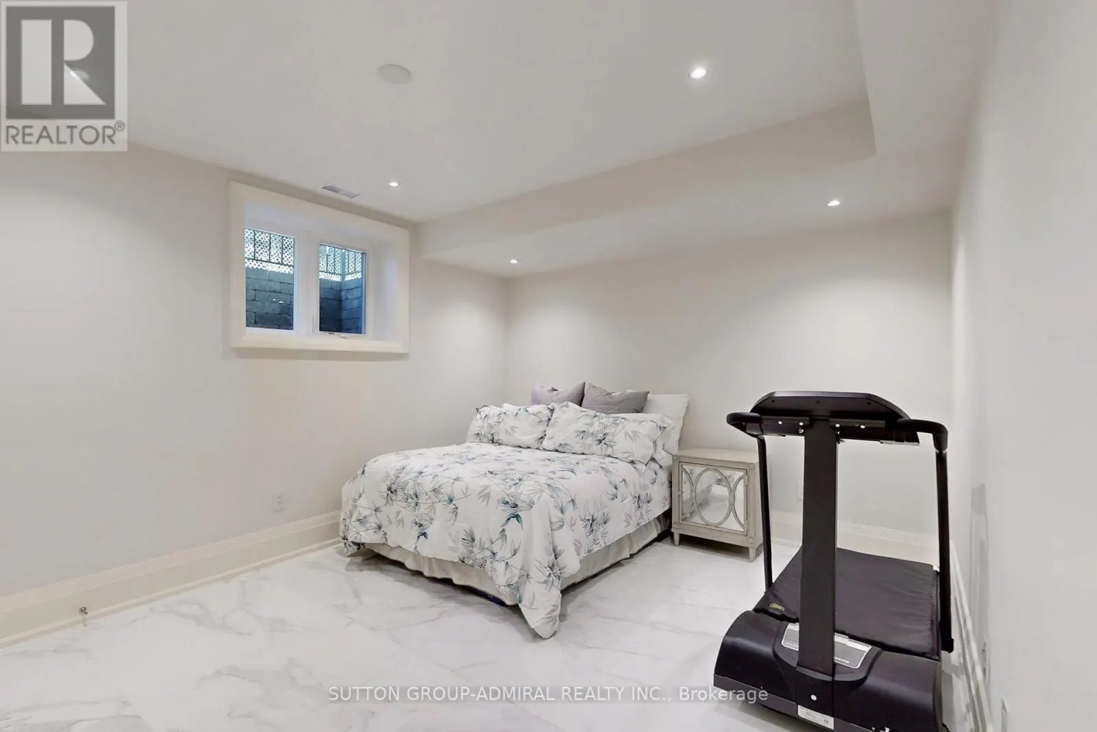 276 STRATHALLAN WOOD