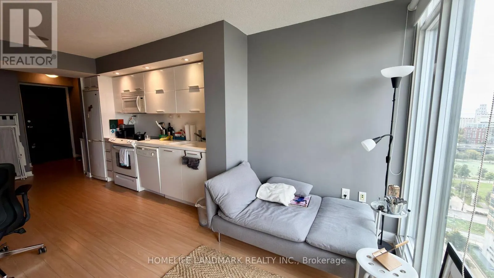 1608 - 25 CAPREOL COURT