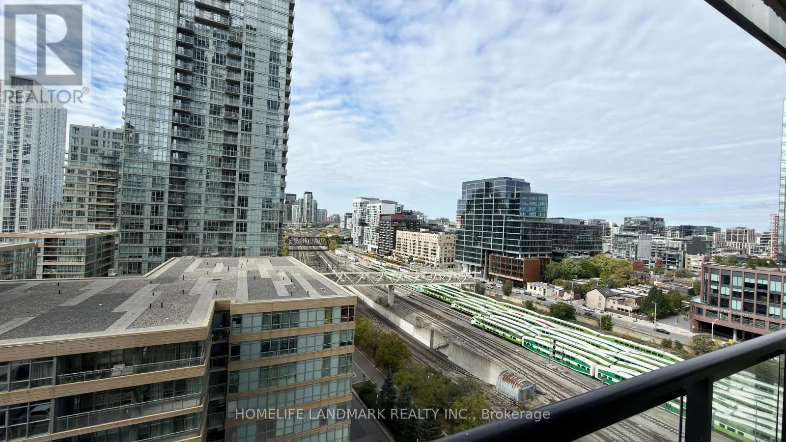 1608 - 25 CAPREOL COURT