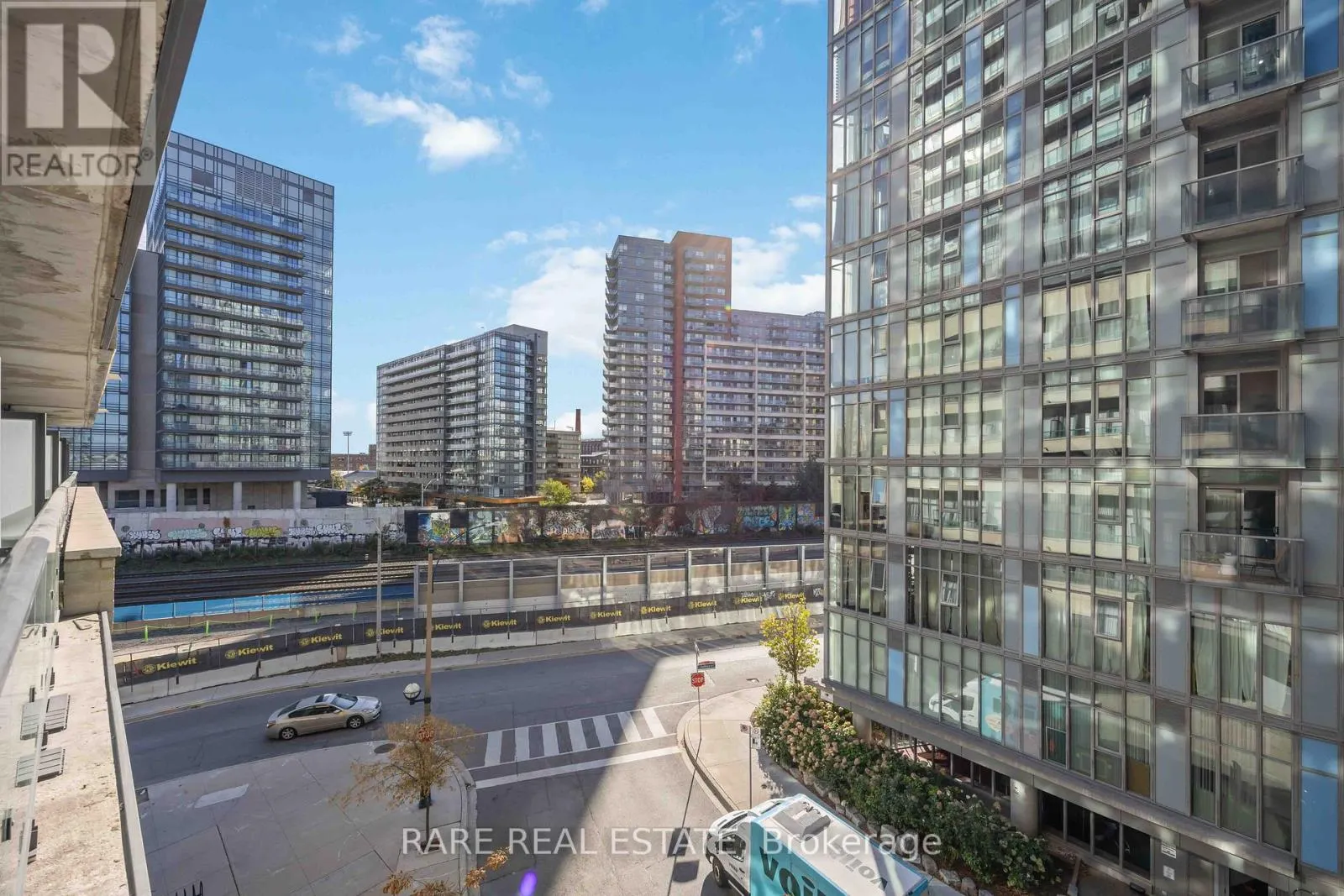 519W - 36 LISGAR STREET