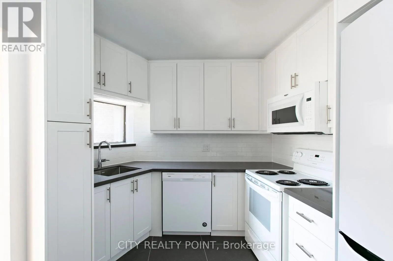303 - 9 DEER PARK CRESCENT