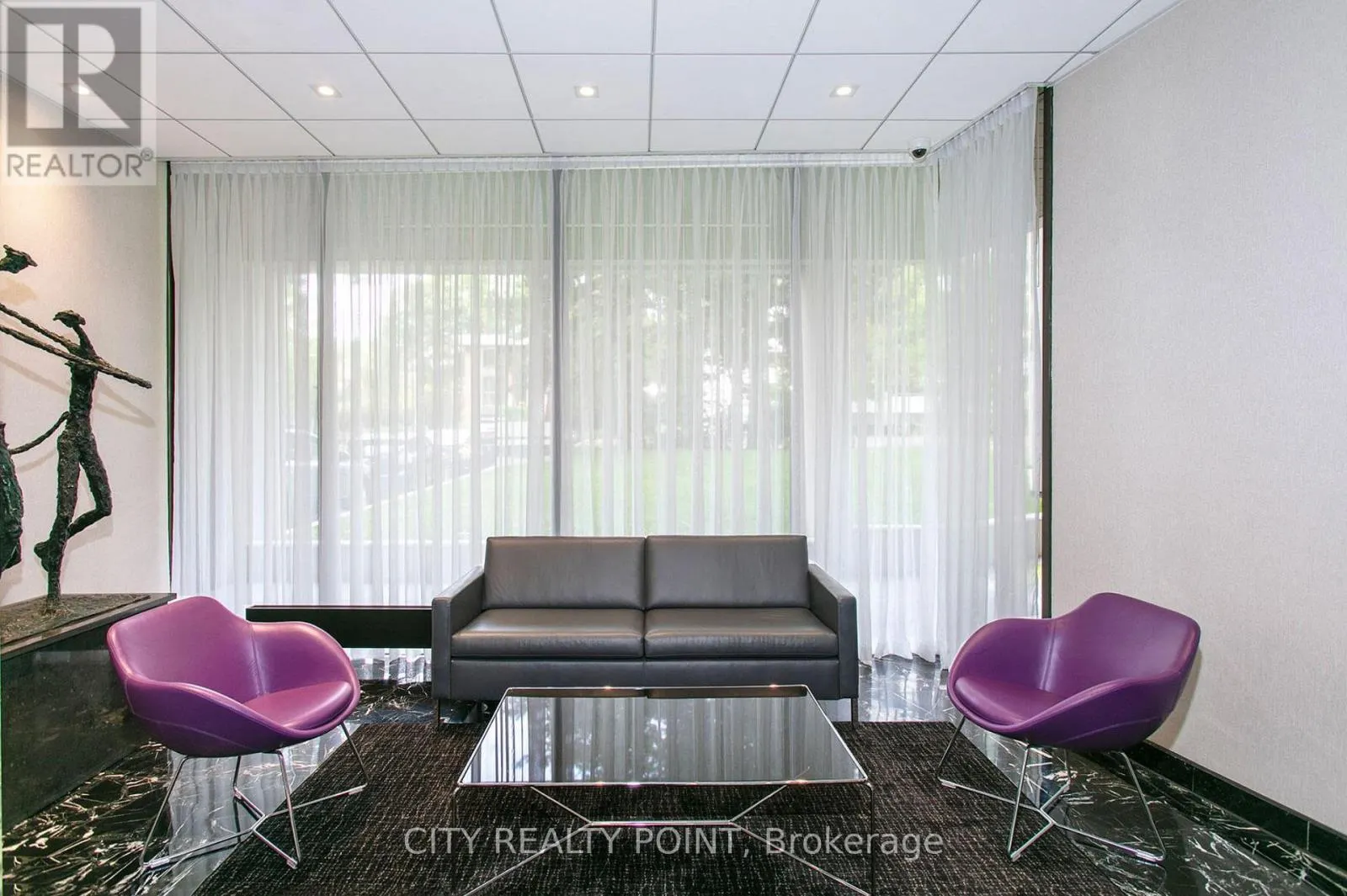 303 - 9 DEER PARK CRESCENT
