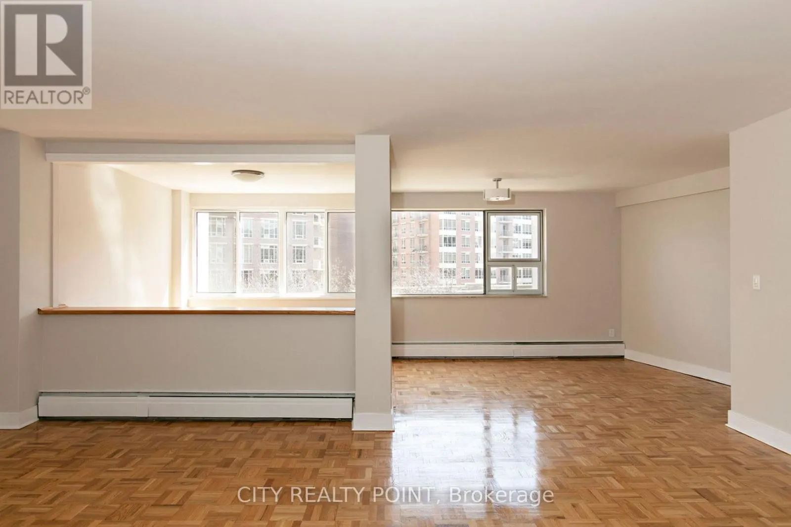 303 - 9 DEER PARK CRESCENT