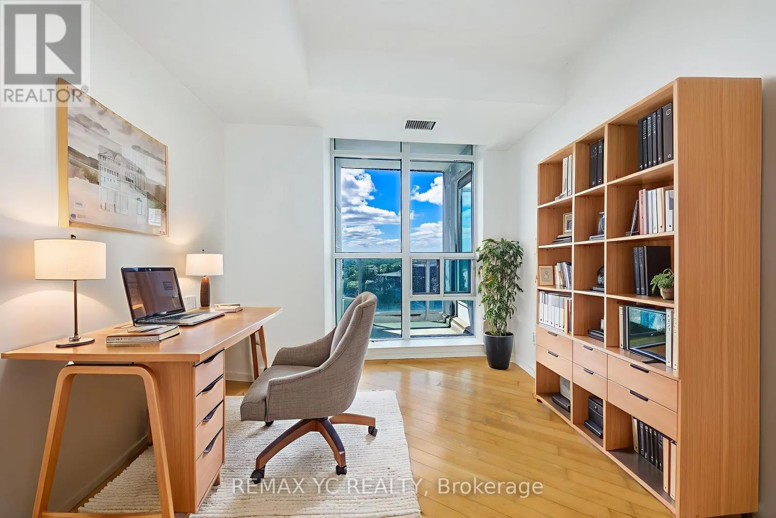 1605 - 28 HARRISON GARDEN BOULEVARD