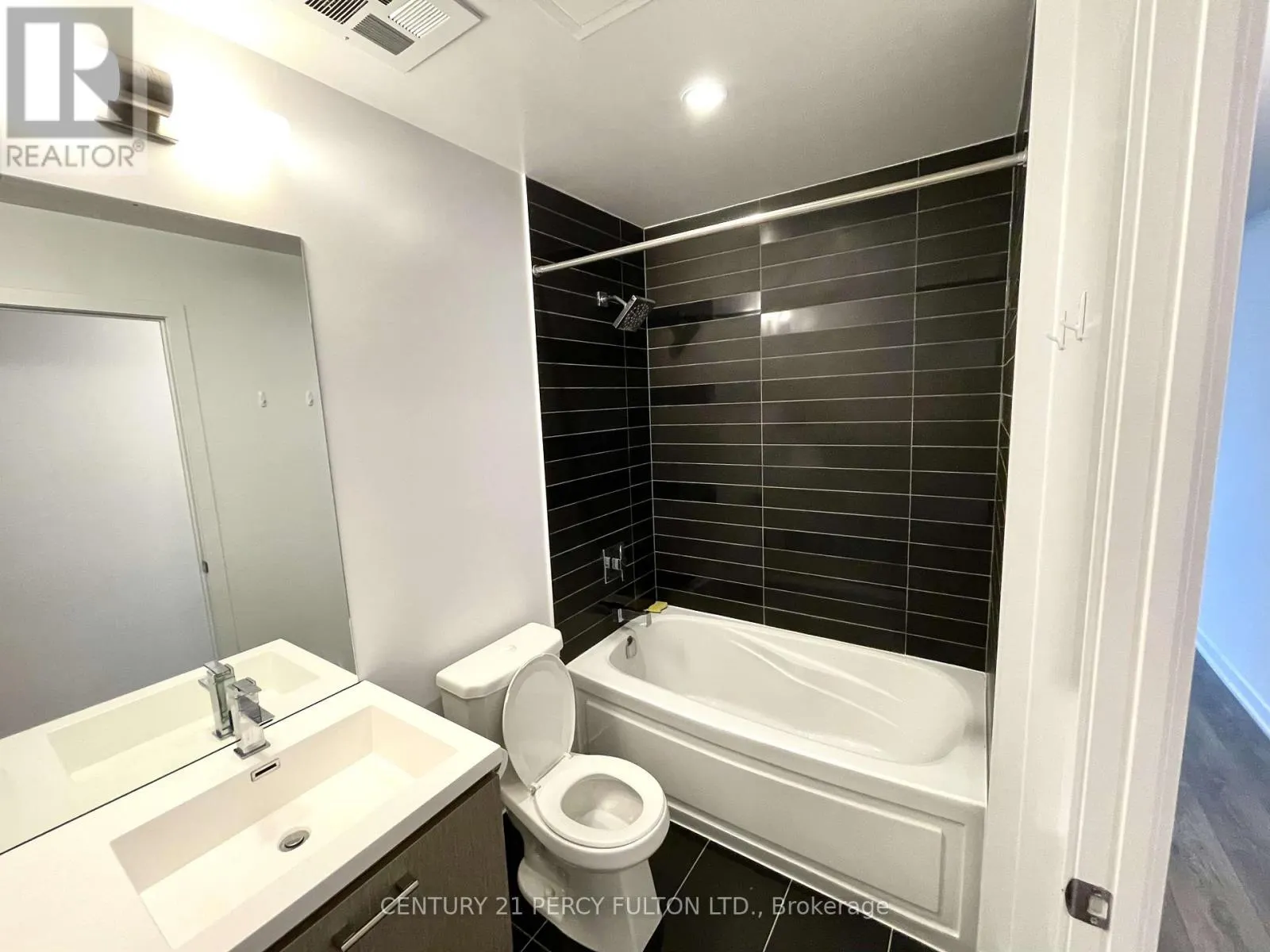 4013 - 87 PETER STREET