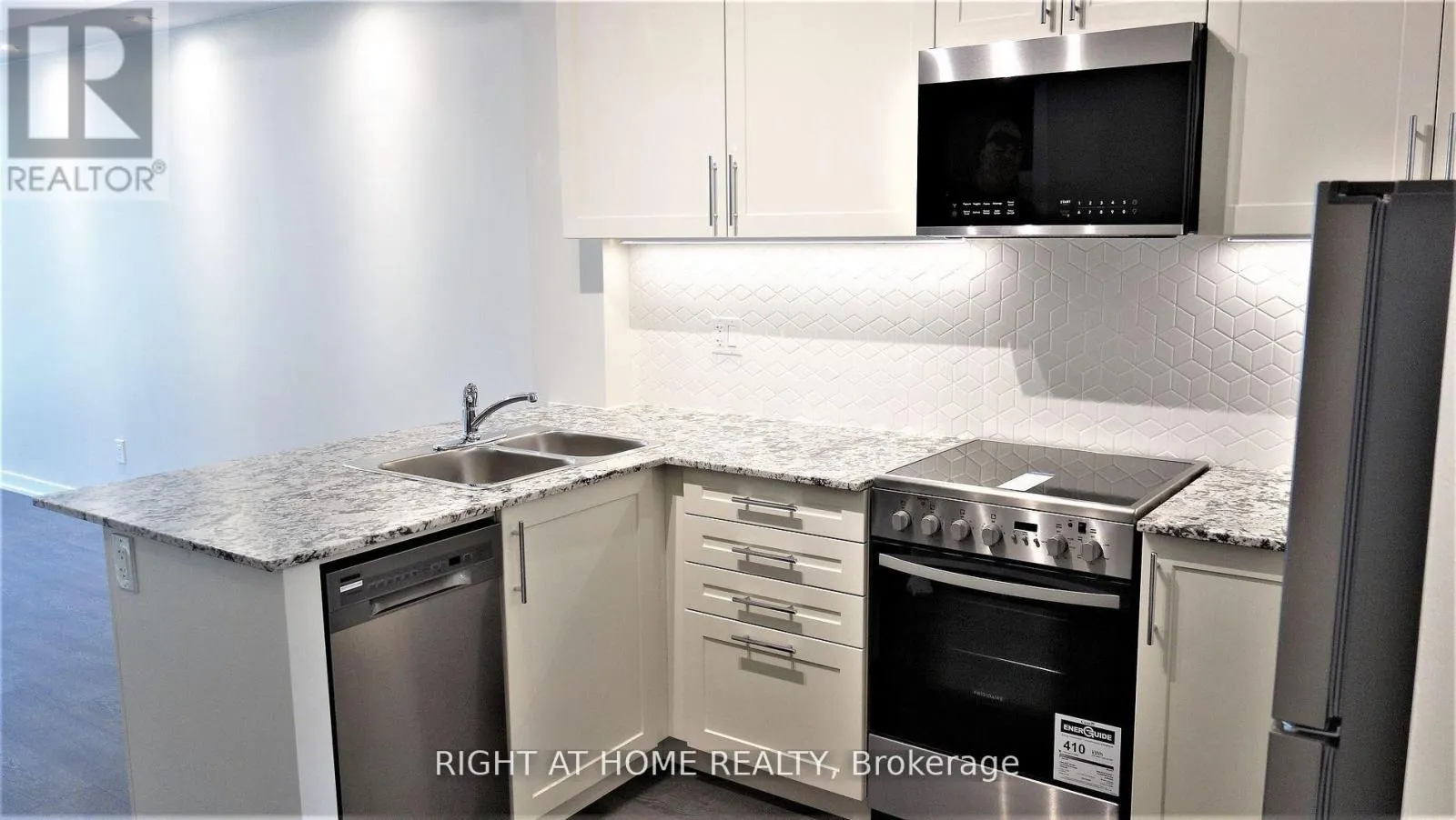 5 - 14 MARQUETTE AVENUE