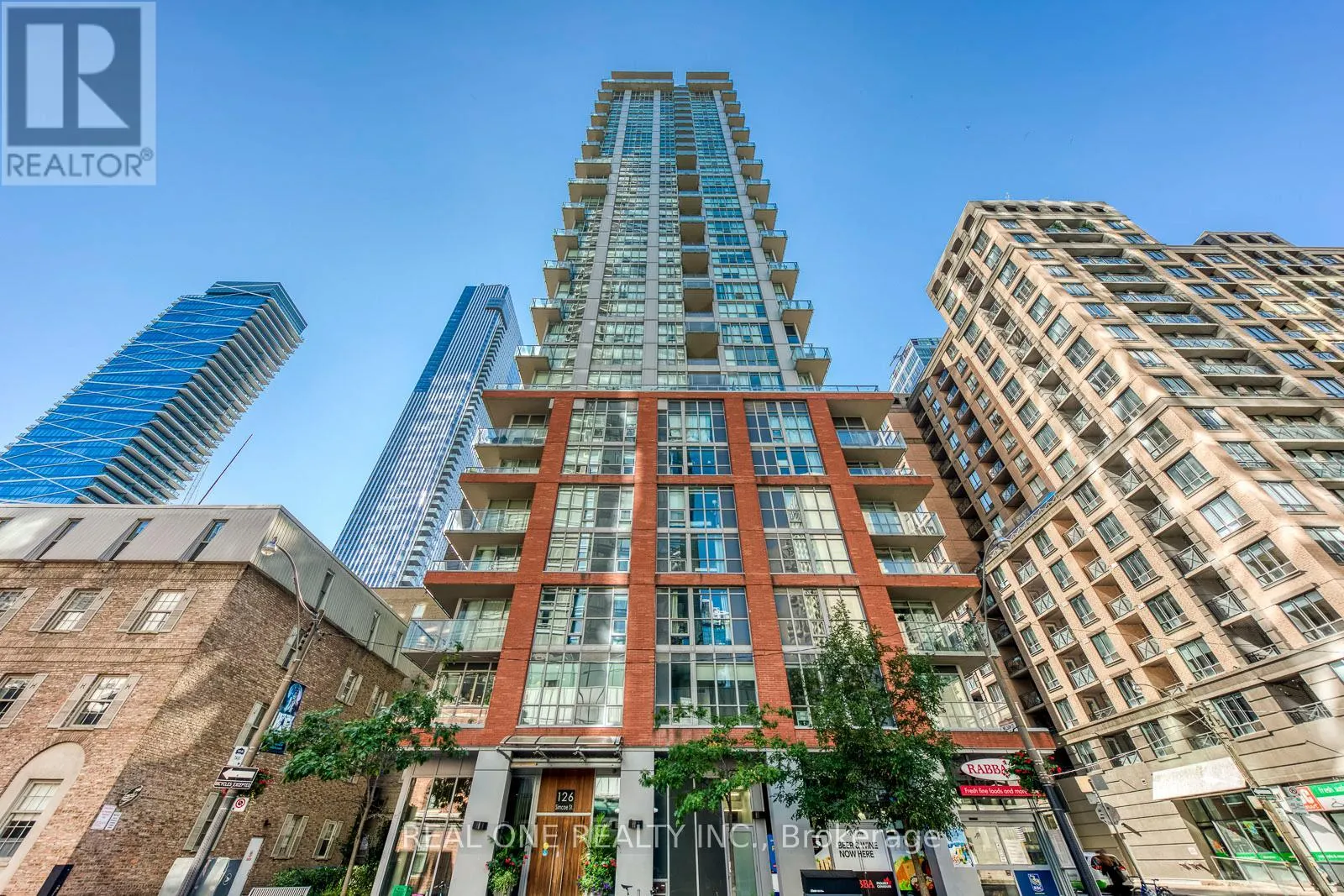 2007 - 126 SIMCOE STREET