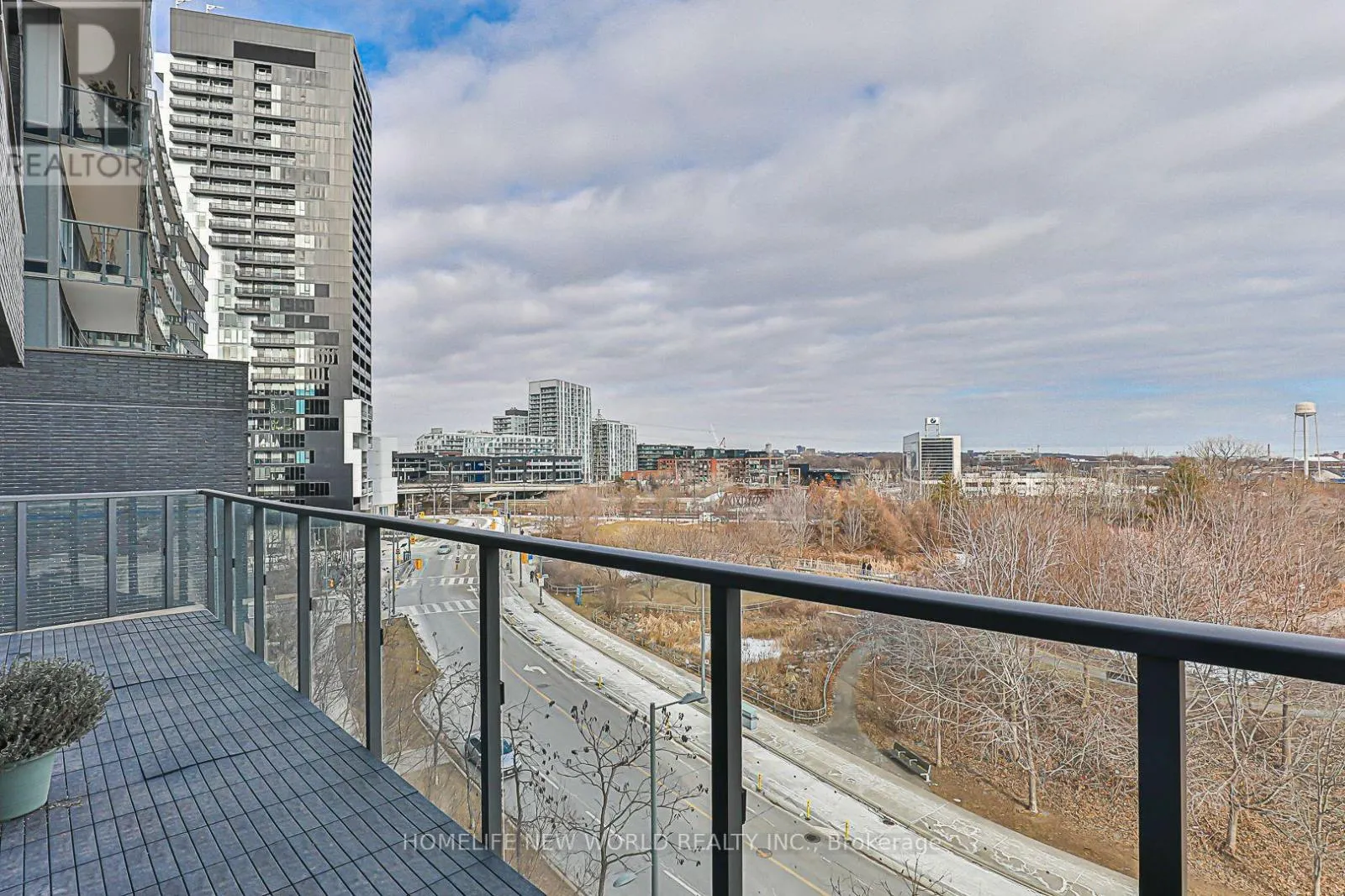 S501 - 120 BAYVIEW AVENUE