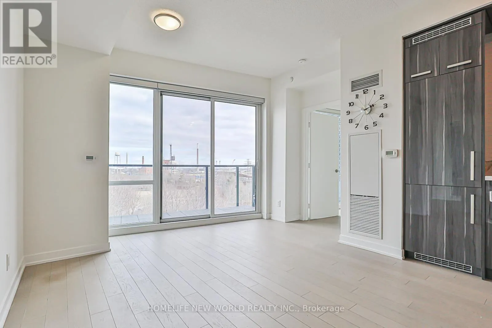S501 - 120 BAYVIEW AVENUE