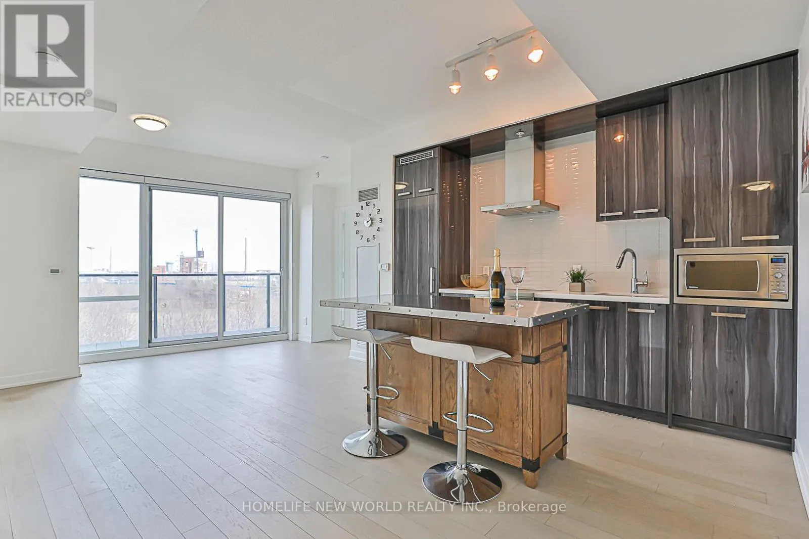 S501 - 120 BAYVIEW AVENUE