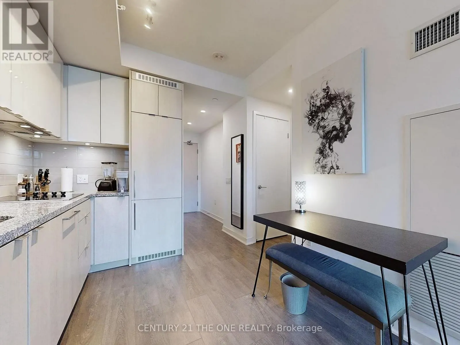 3301 - 115 BLUE JAYS WAY