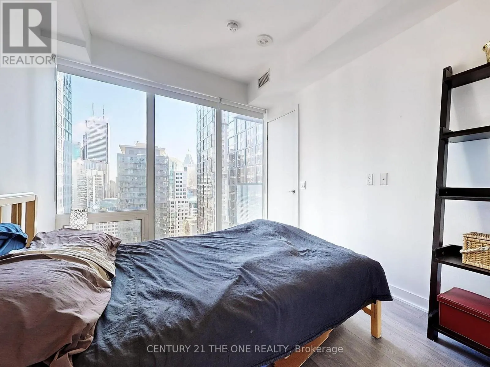 3301 - 115 BLUE JAYS WAY