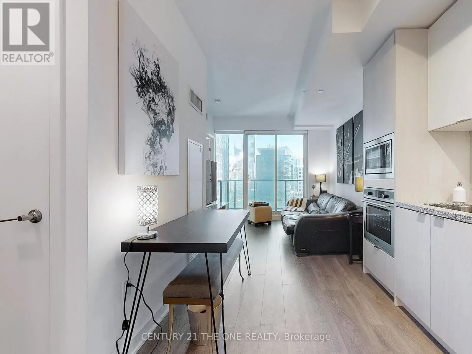 3301 - 115 BLUE JAYS WAY