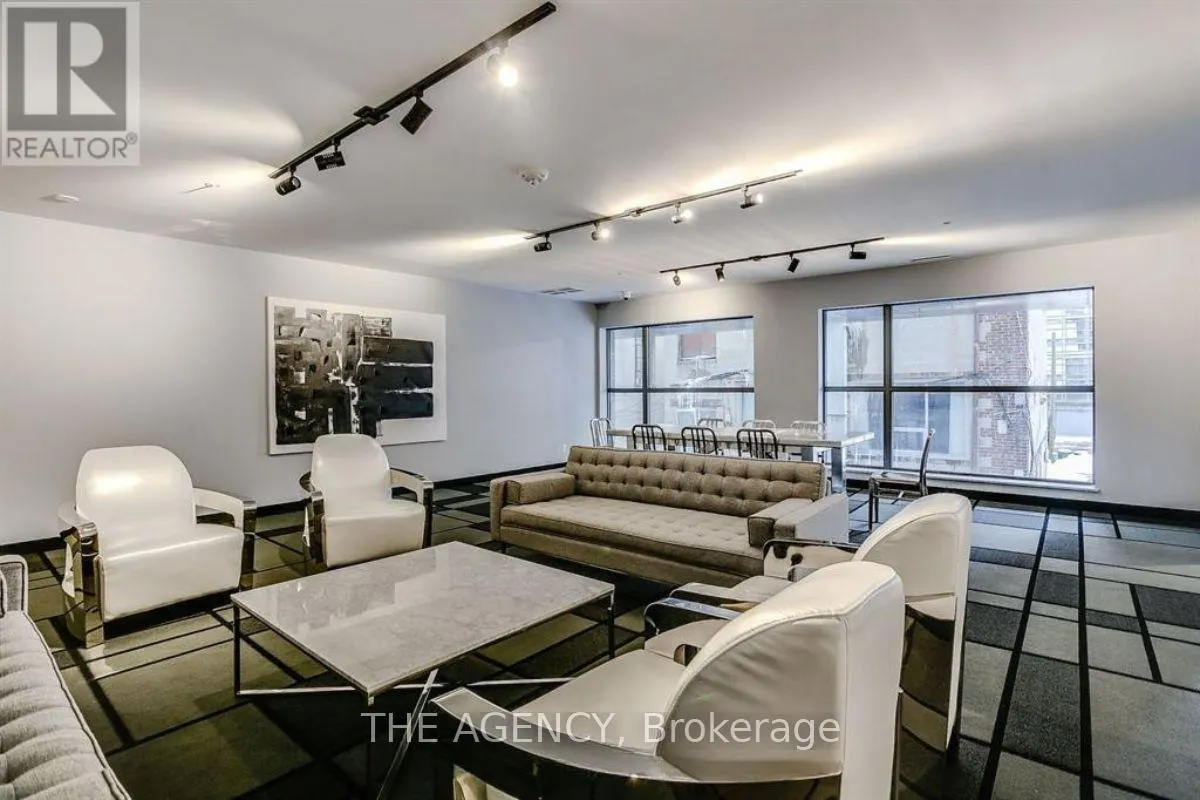 512 - 39 BRANT STREET