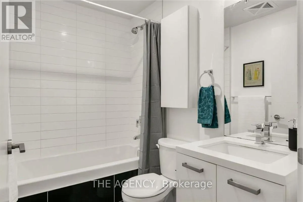 512 - 39 BRANT STREET
