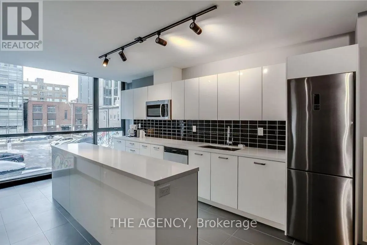 512 - 39 BRANT STREET