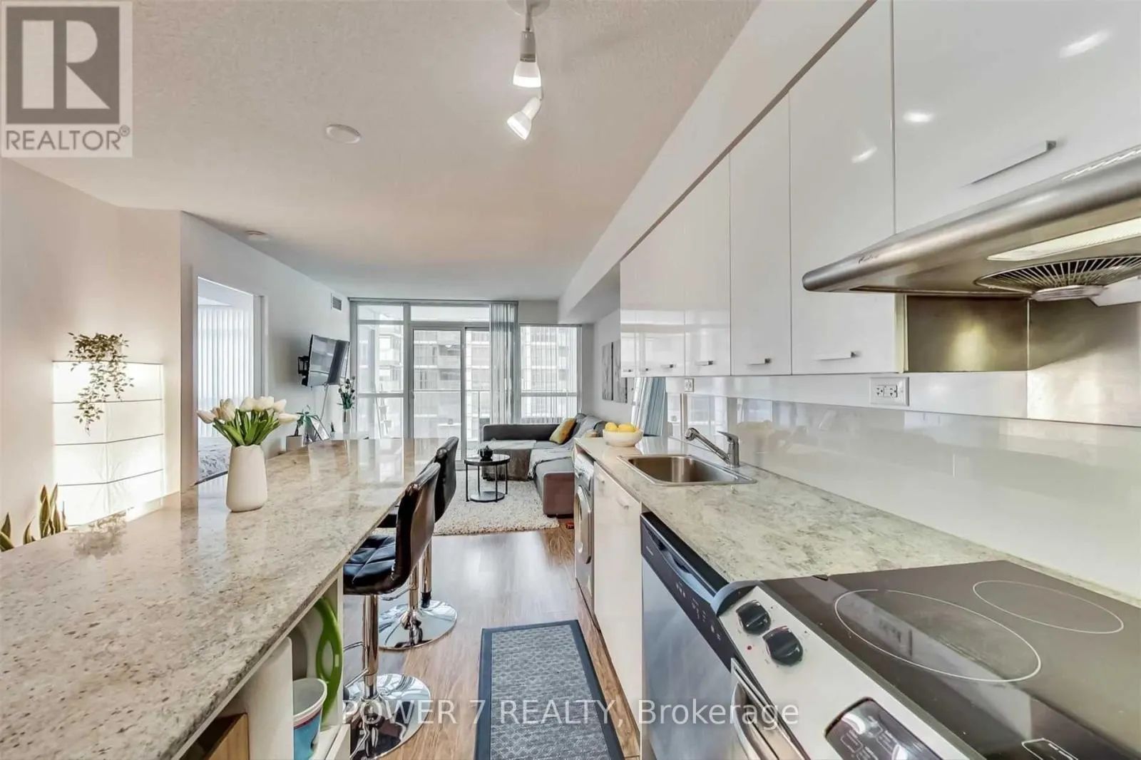 611 - 15 SINGER COURT