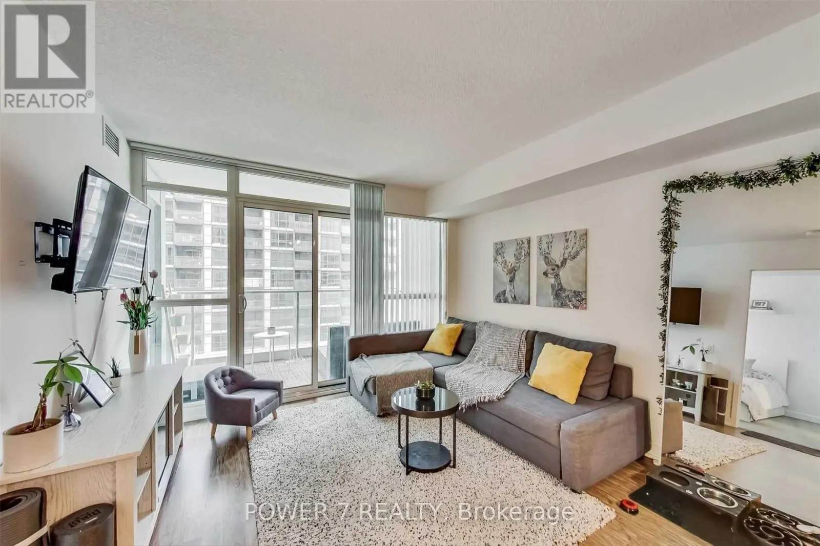 611 - 15 SINGER COURT