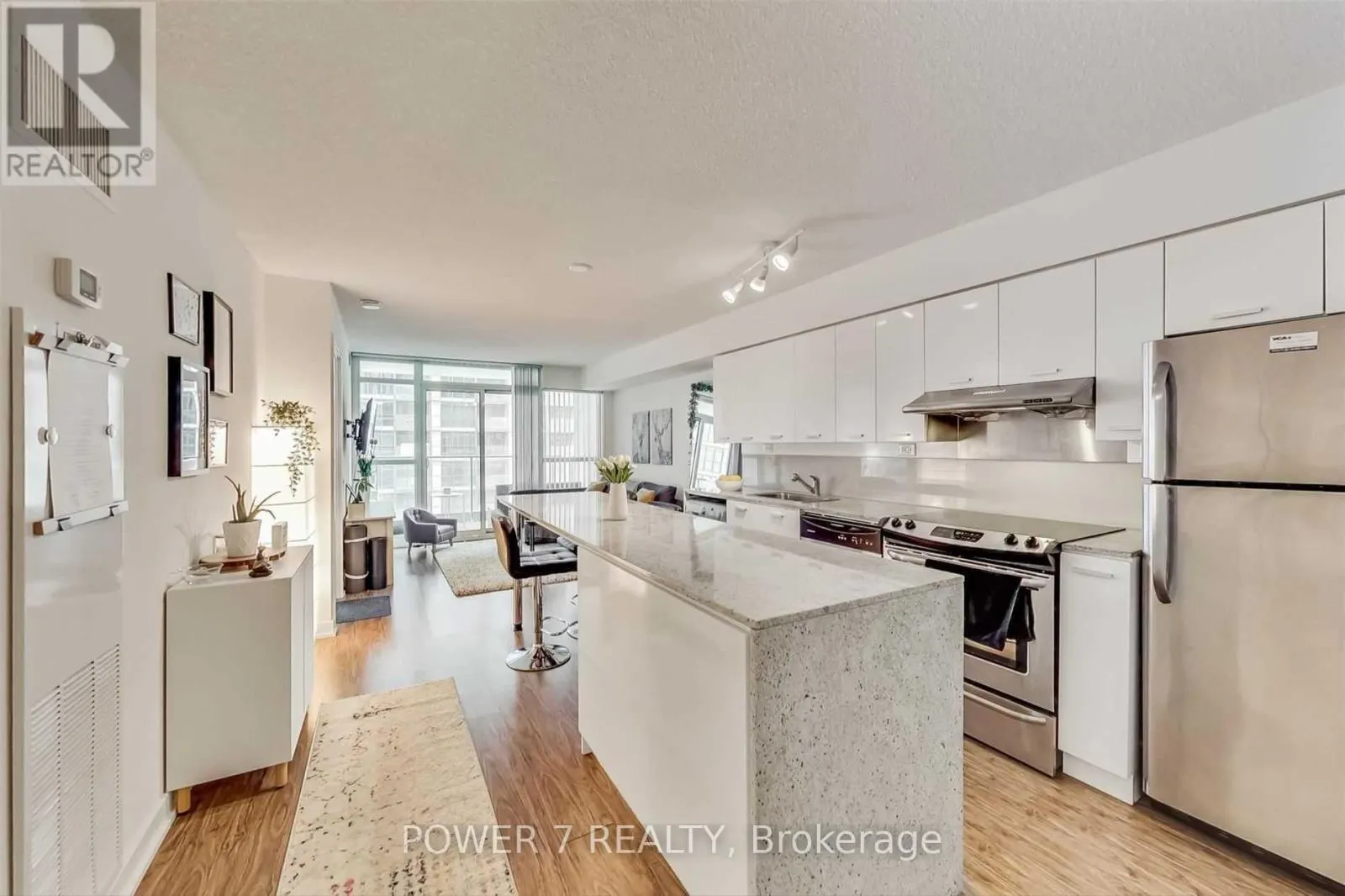 611 - 15 SINGER COURT
