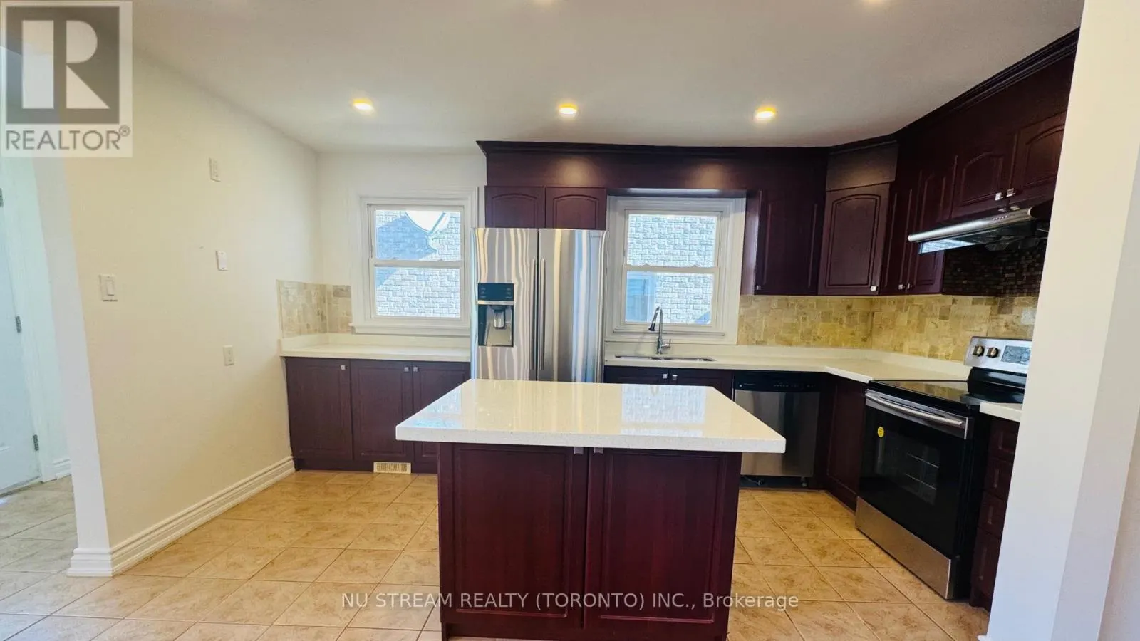(1 LVL) - 435 CUMMER AVENUE