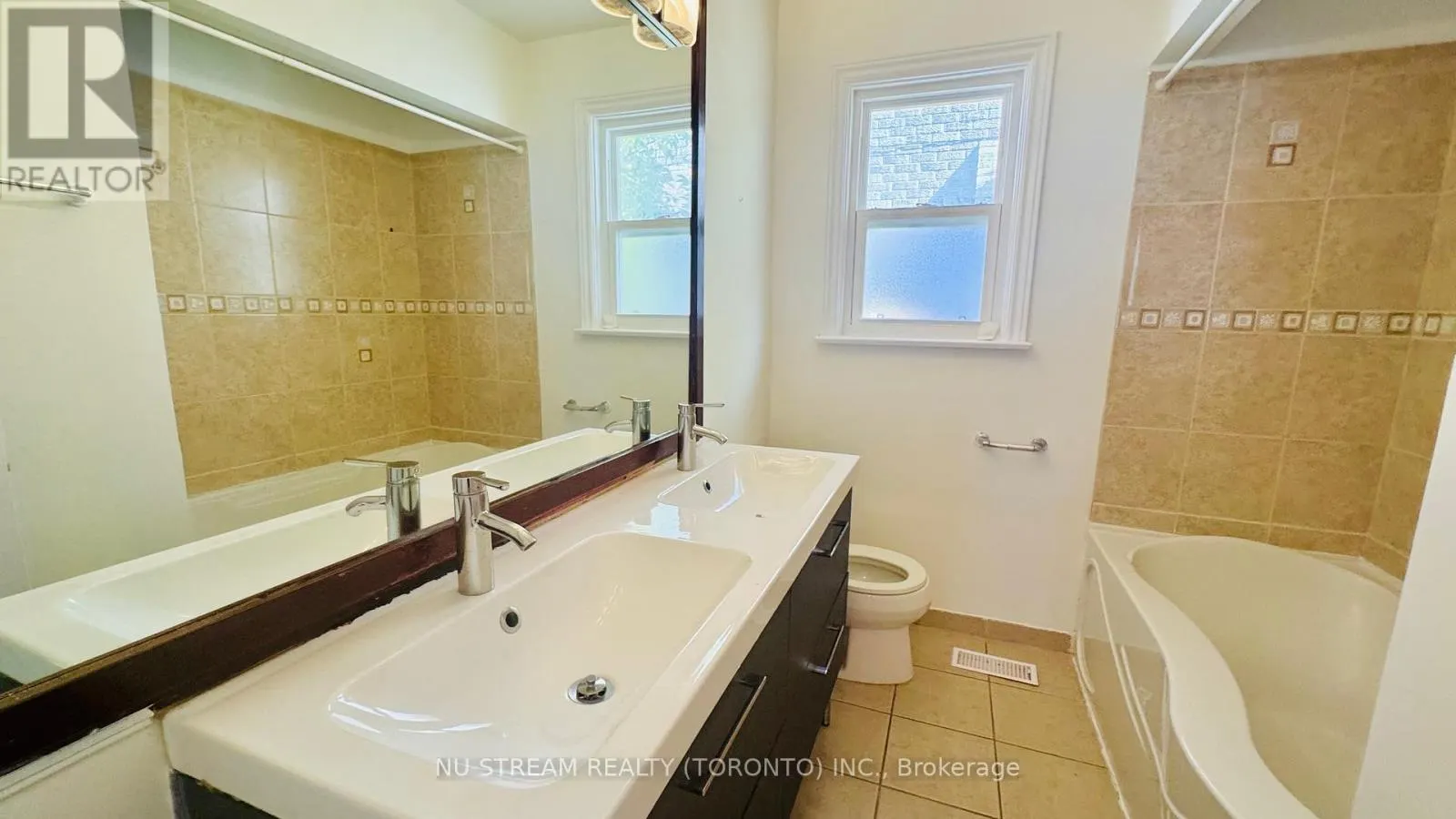 (1 LVL) - 435 CUMMER AVENUE