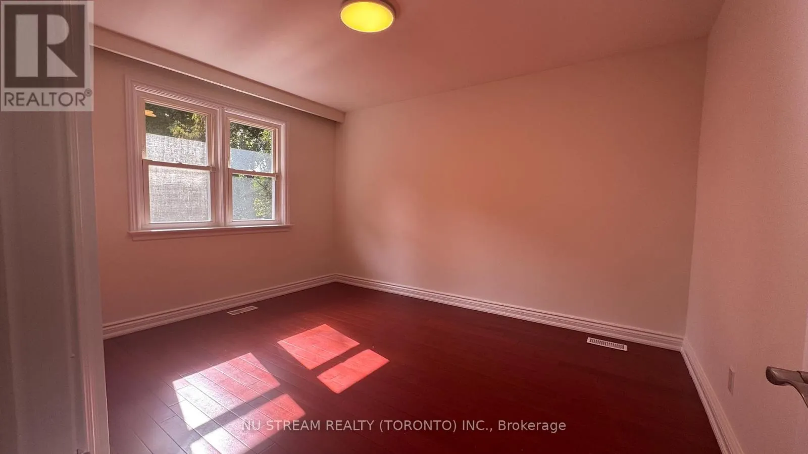 (1 LVL) - 435 CUMMER AVENUE