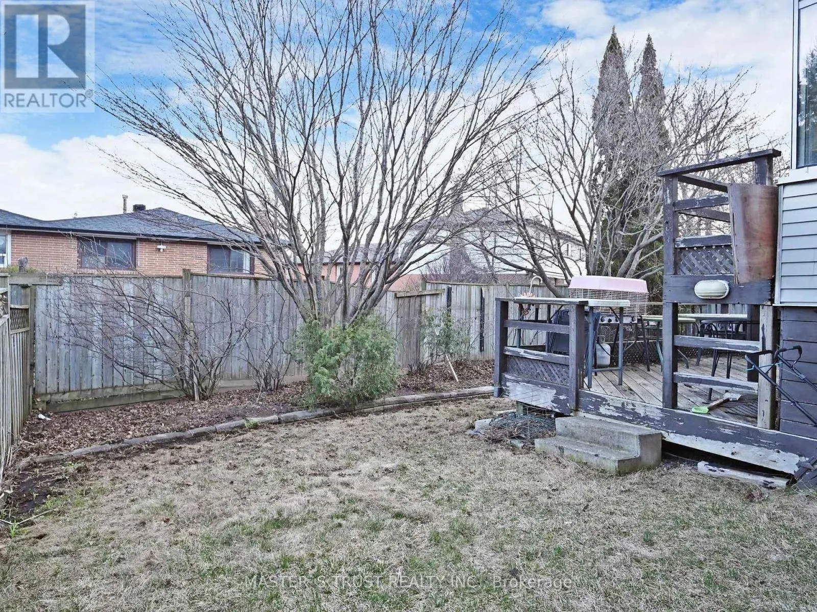 5 JARDIN HILL COURT