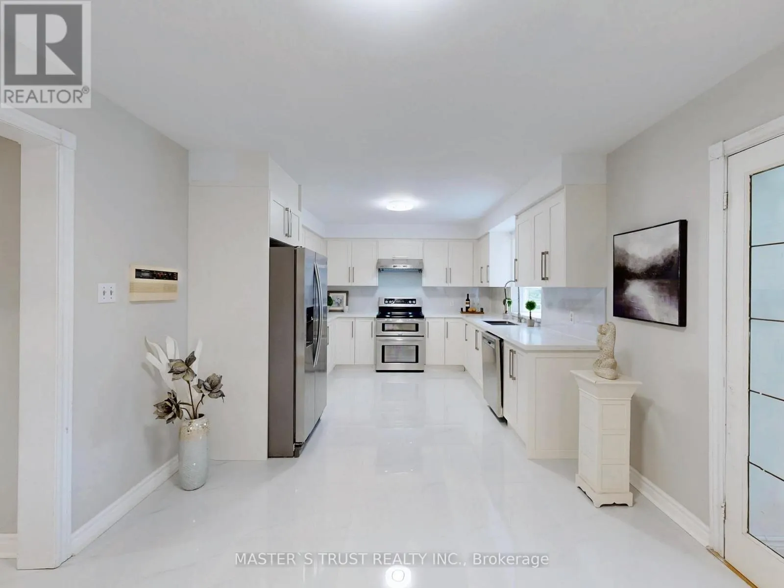 5 JARDIN HILL COURT